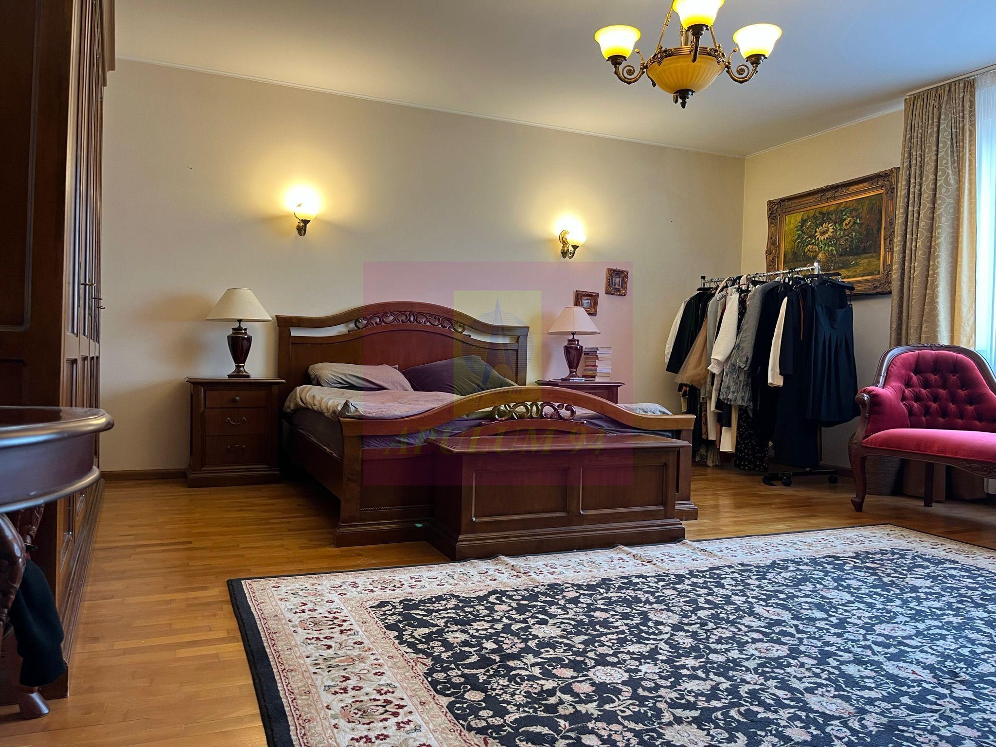 Eleganță, spațiu și confort într-o vilă deosebită, în inima Piperei - 5