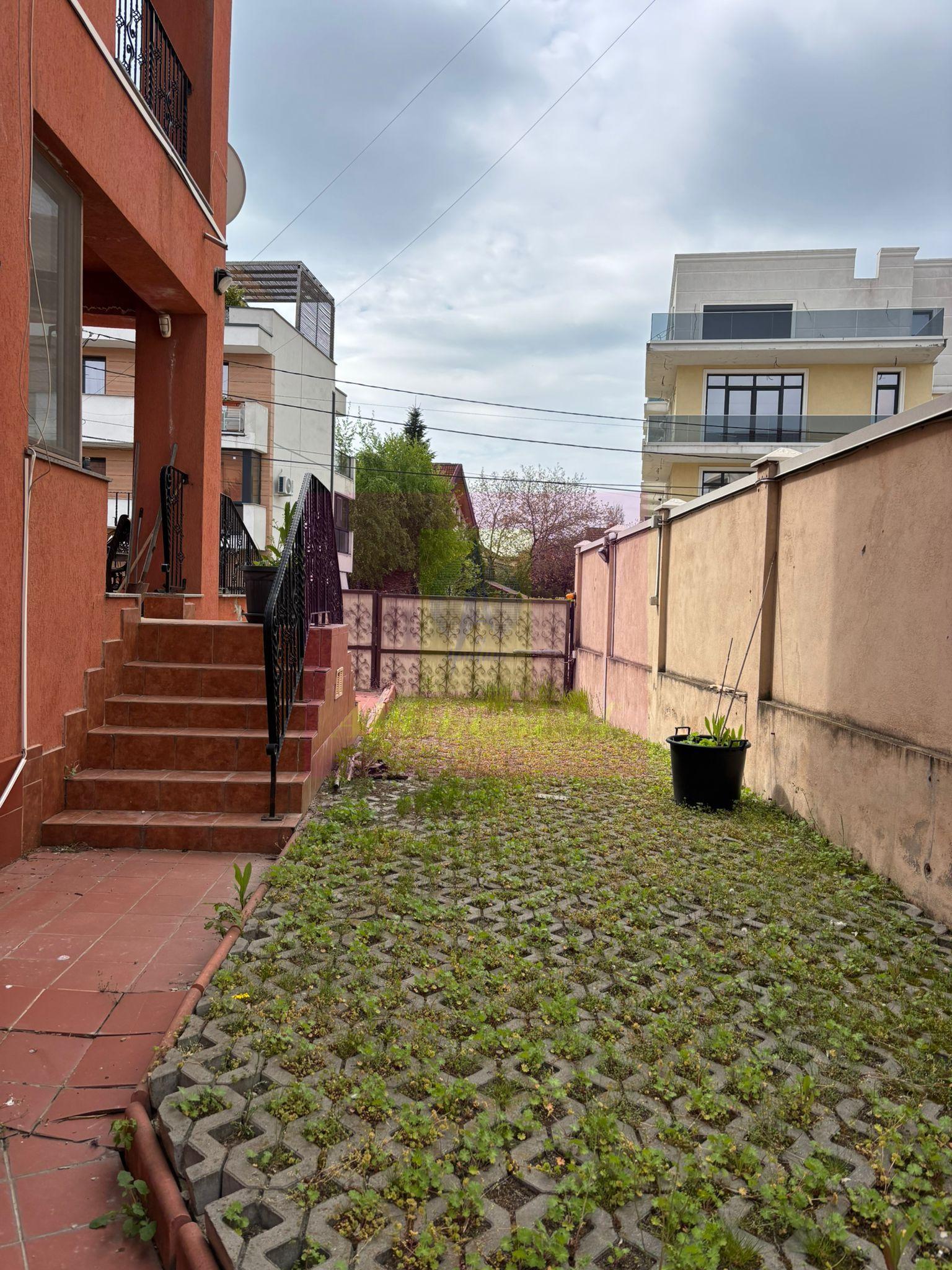 Eleganță, spațiu și confort într-o vilă deosebită, în inima Piperei - 8