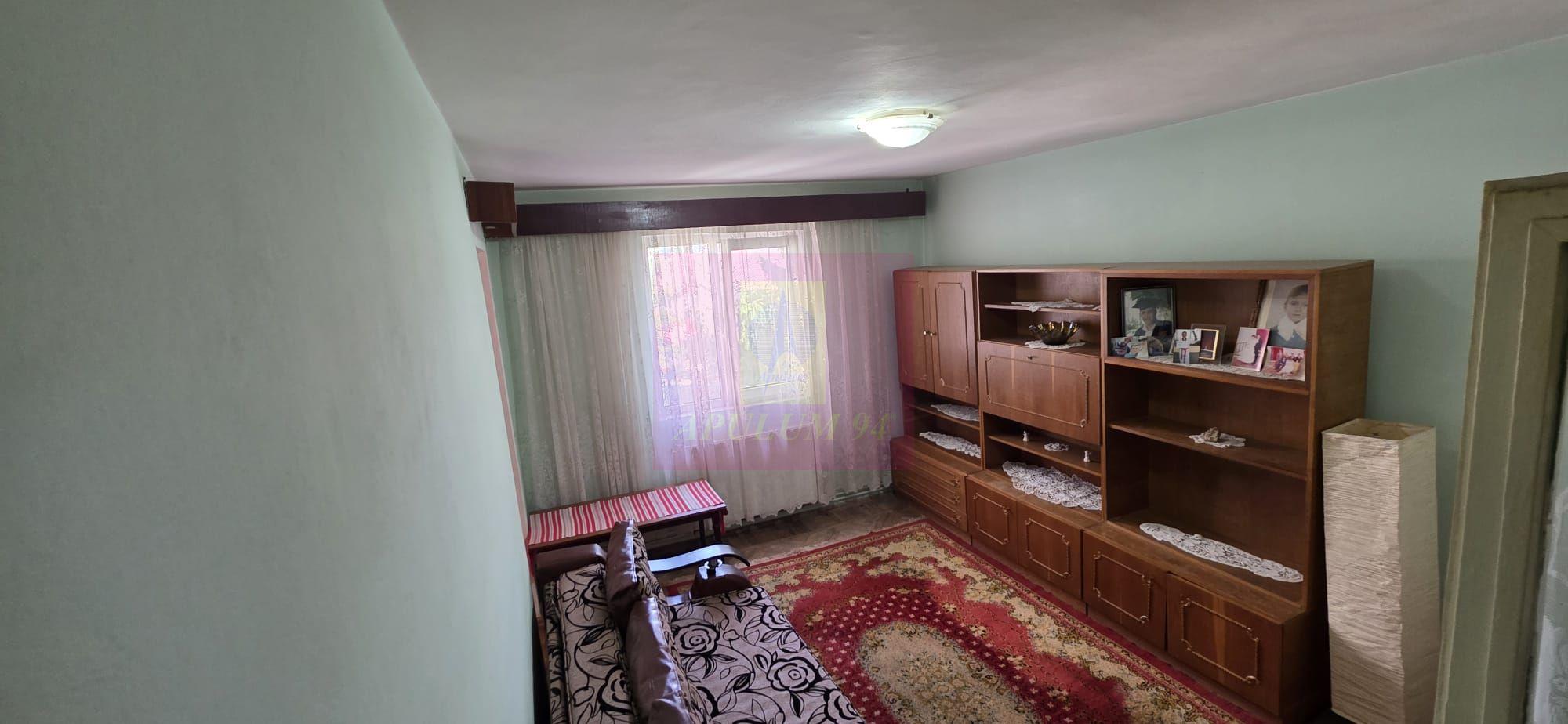 Apartament 3 camere de vanzare in Campina - 1