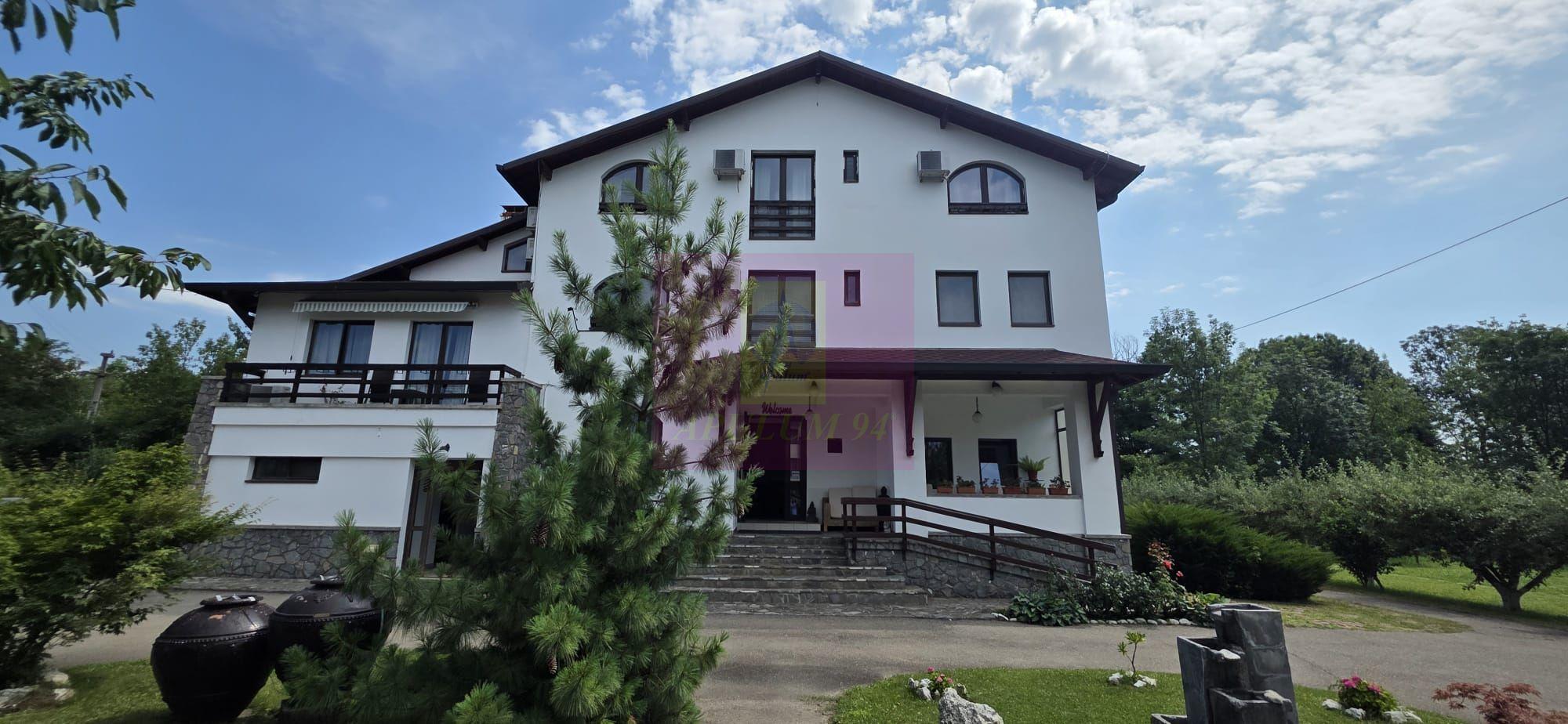 Pensiune de vanzare in Cornu - 1
