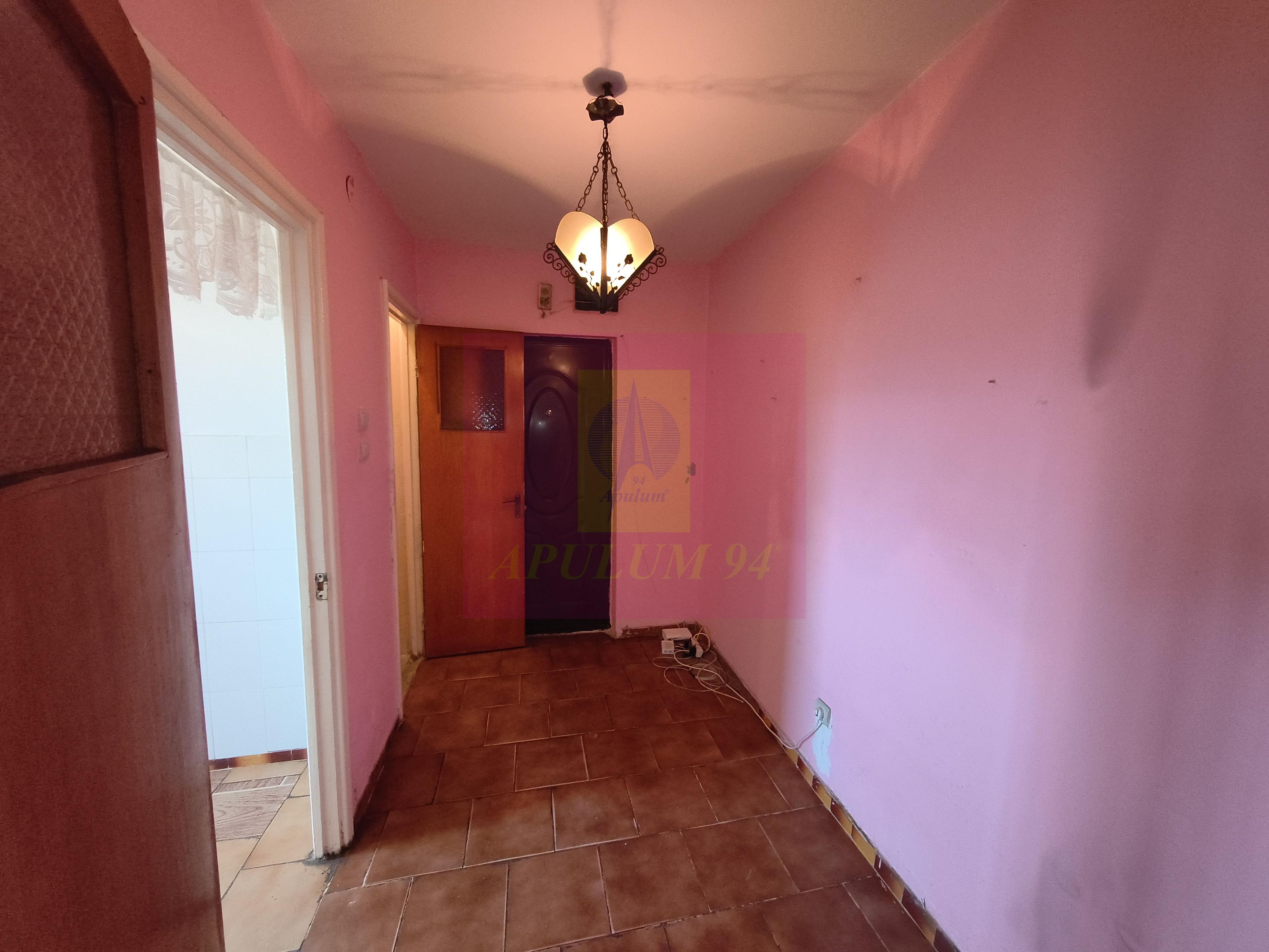 Drumul Taberei - Valea Ialomiței, Apartament 3 camere în Bloc P+4 - 12
