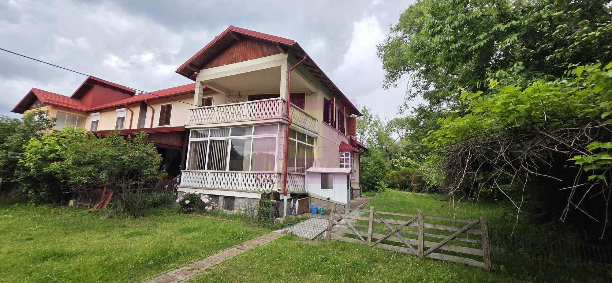 Vila de vanzare cu 6 camere si teren de 1000 mp in Cornu, Prahova - 2