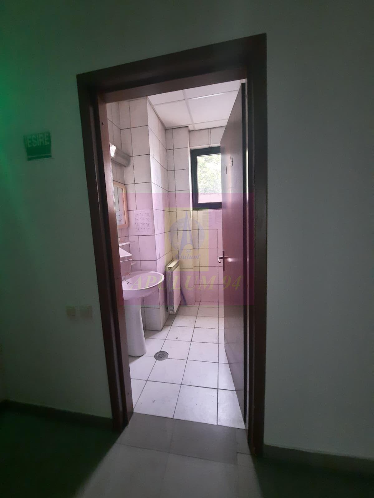 Inchiriere spatiu comercial bd Unirii, vitrina 25ml, stradal - 8