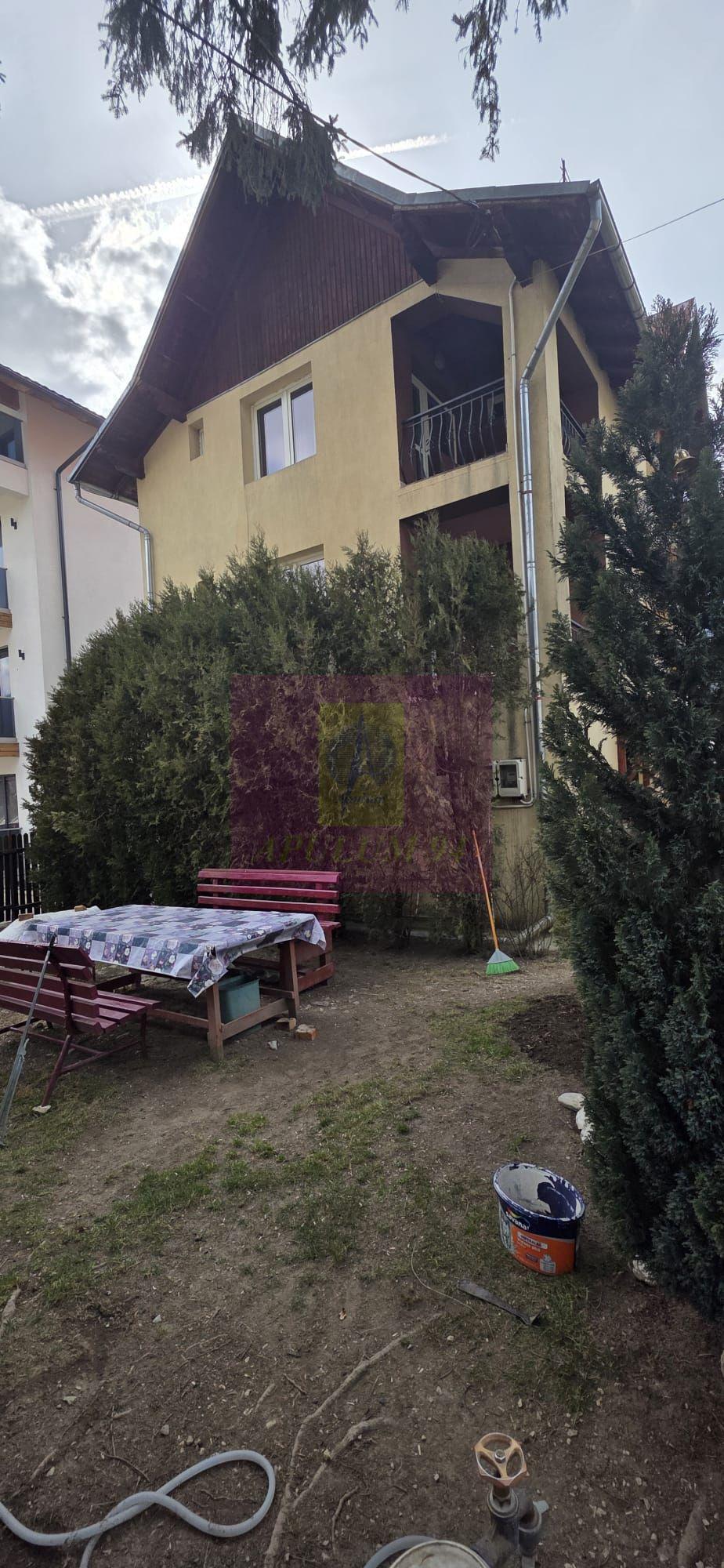 Vila de vânzare cu 8 camere și garaj in Busteni - 3
