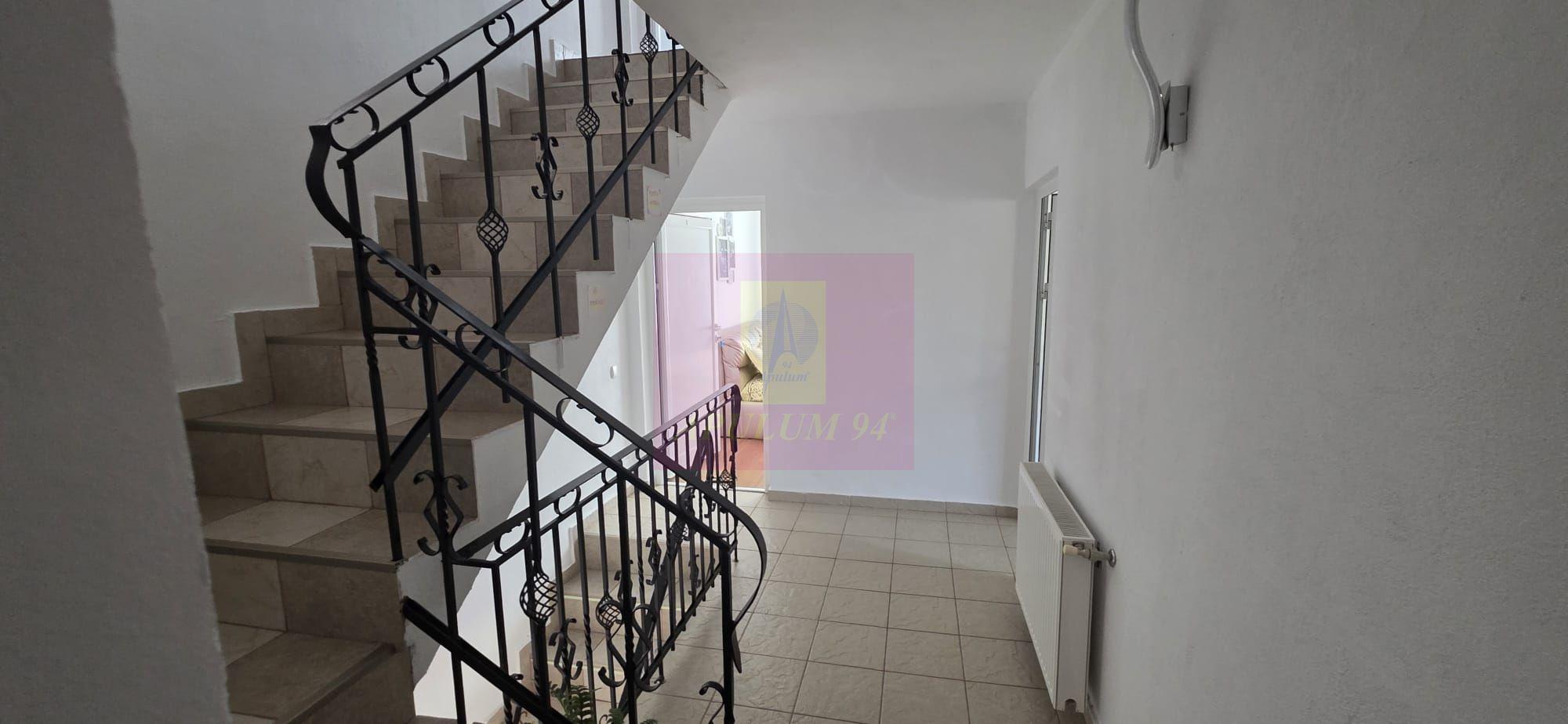 Vila de vânzare cu 8 camere și garaj in Busteni - 15