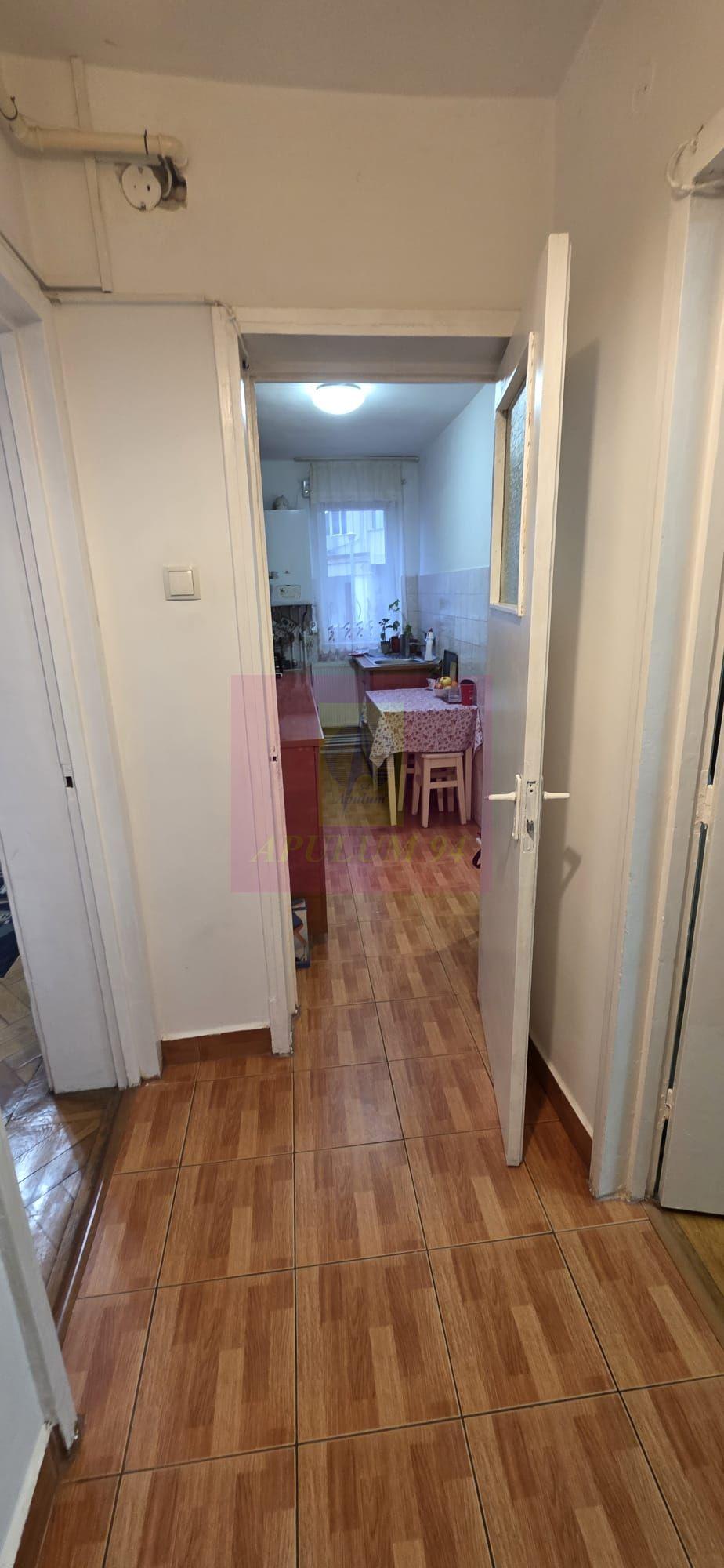 Apartament cu 3 camere de vanzare in Campina - 14