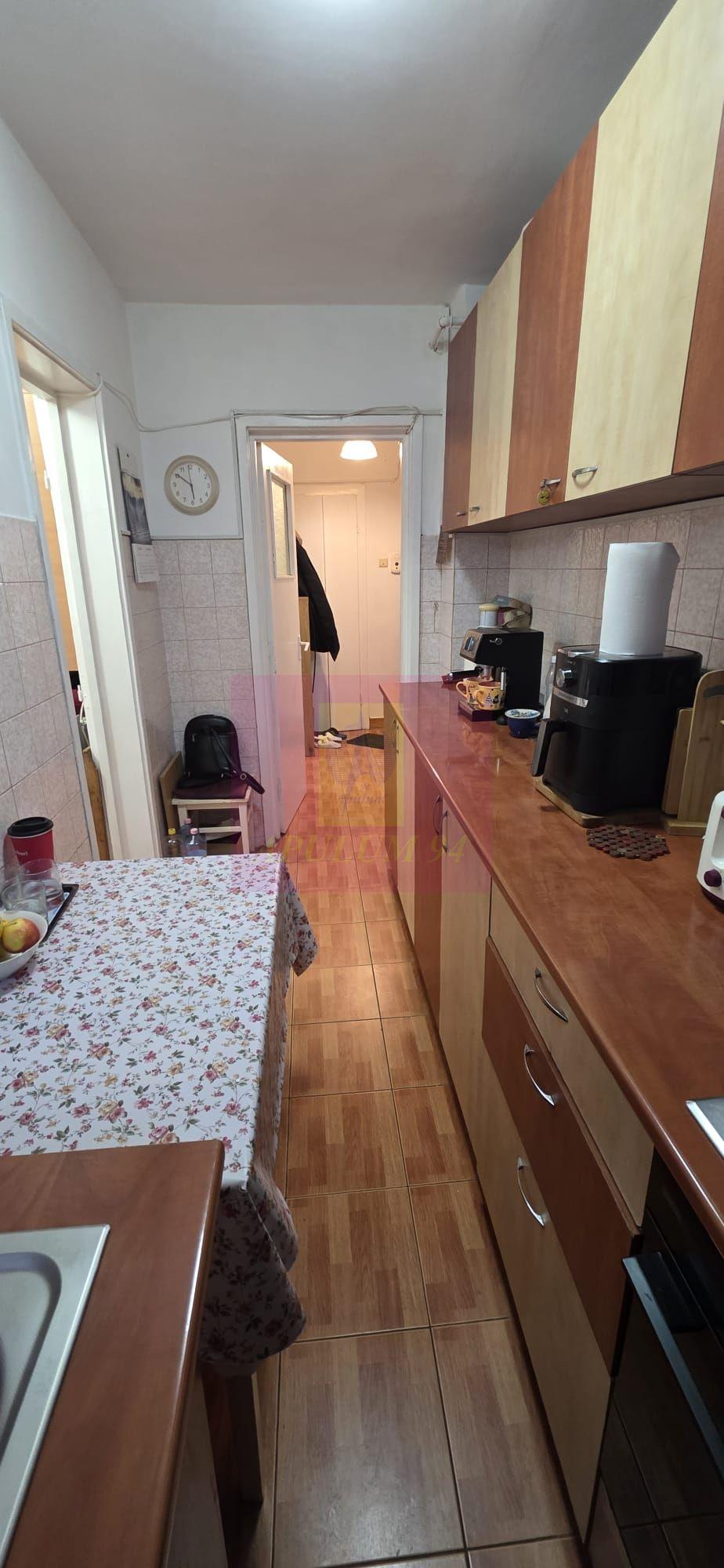 Apartament cu 3 camere de vanzare in Campina - 12