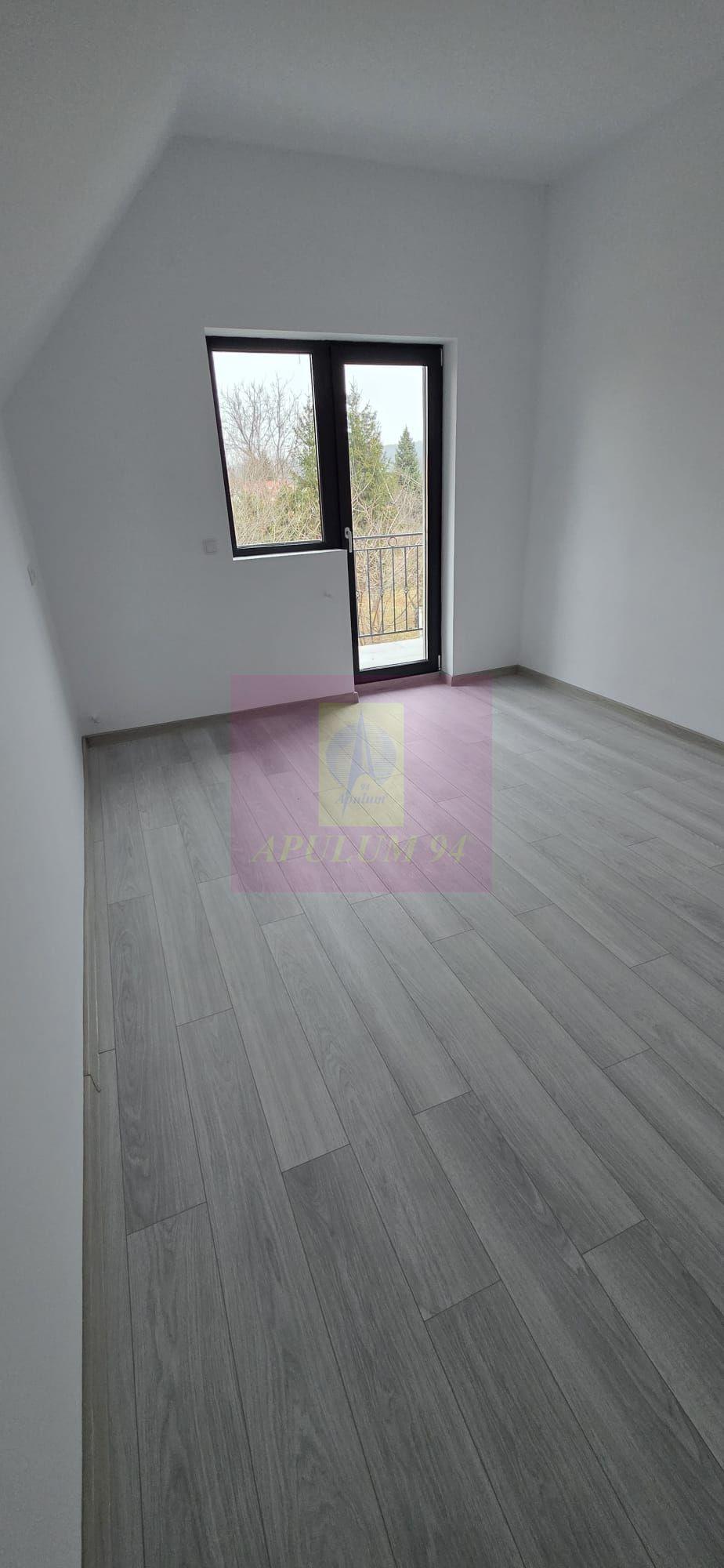Vila de vanzare cu 4 camere in Brebu - 14