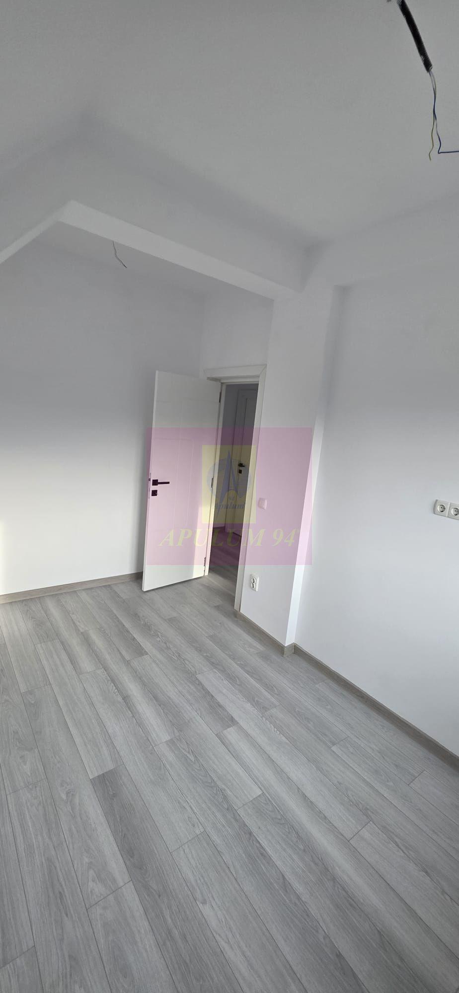 Vila de vanzare cu 4 camere in Brebu - 15