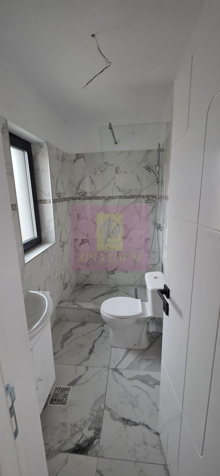 Vila de vanzare cu 4 camere in Brebu - 20