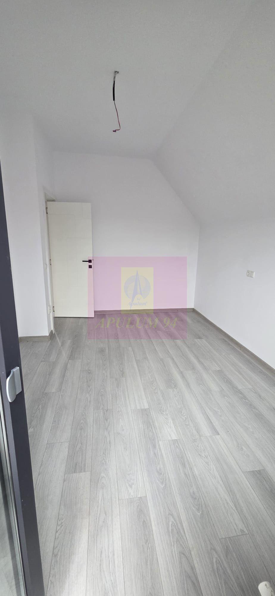 Vila de vanzare cu 4 camere in Brebu - 9