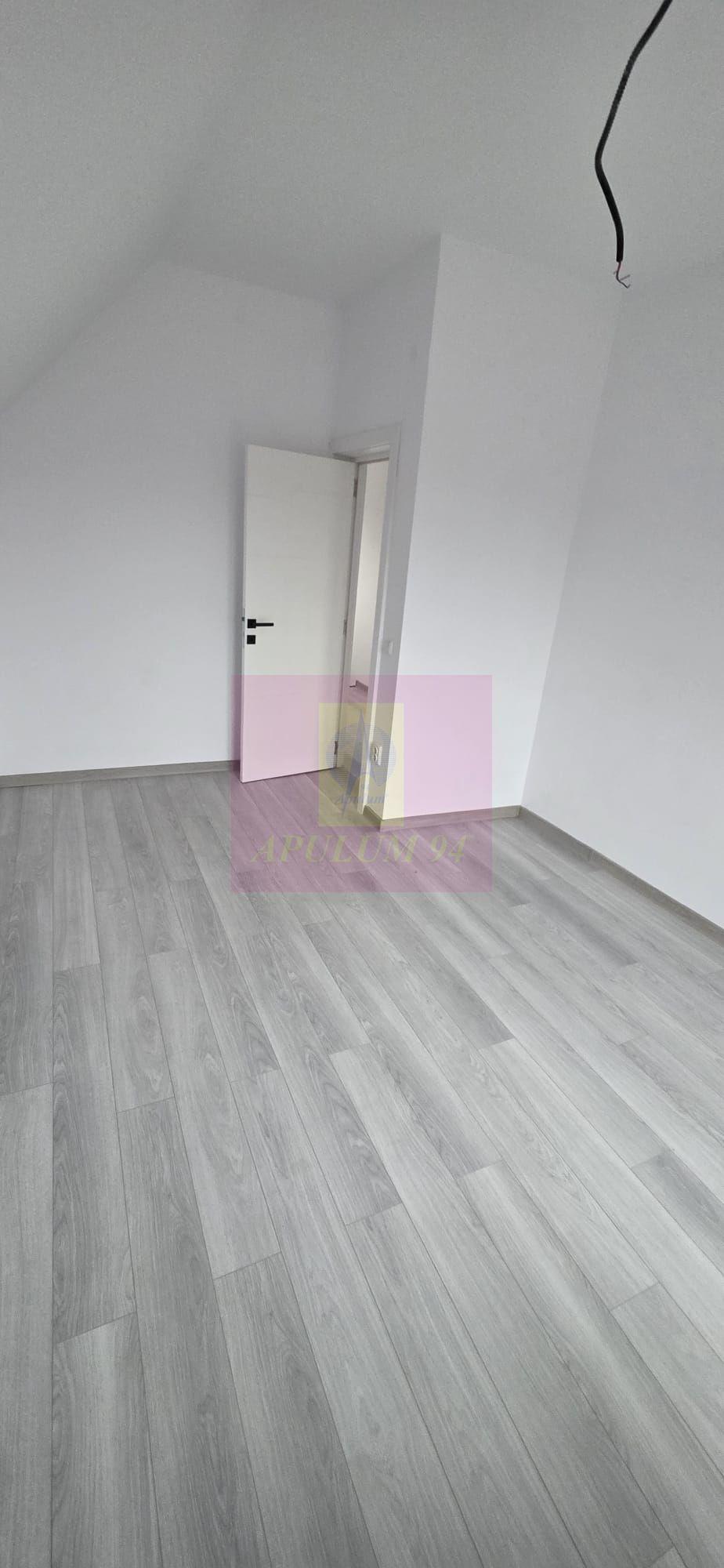 Vila de vanzare cu 4 camere in Brebu - 8