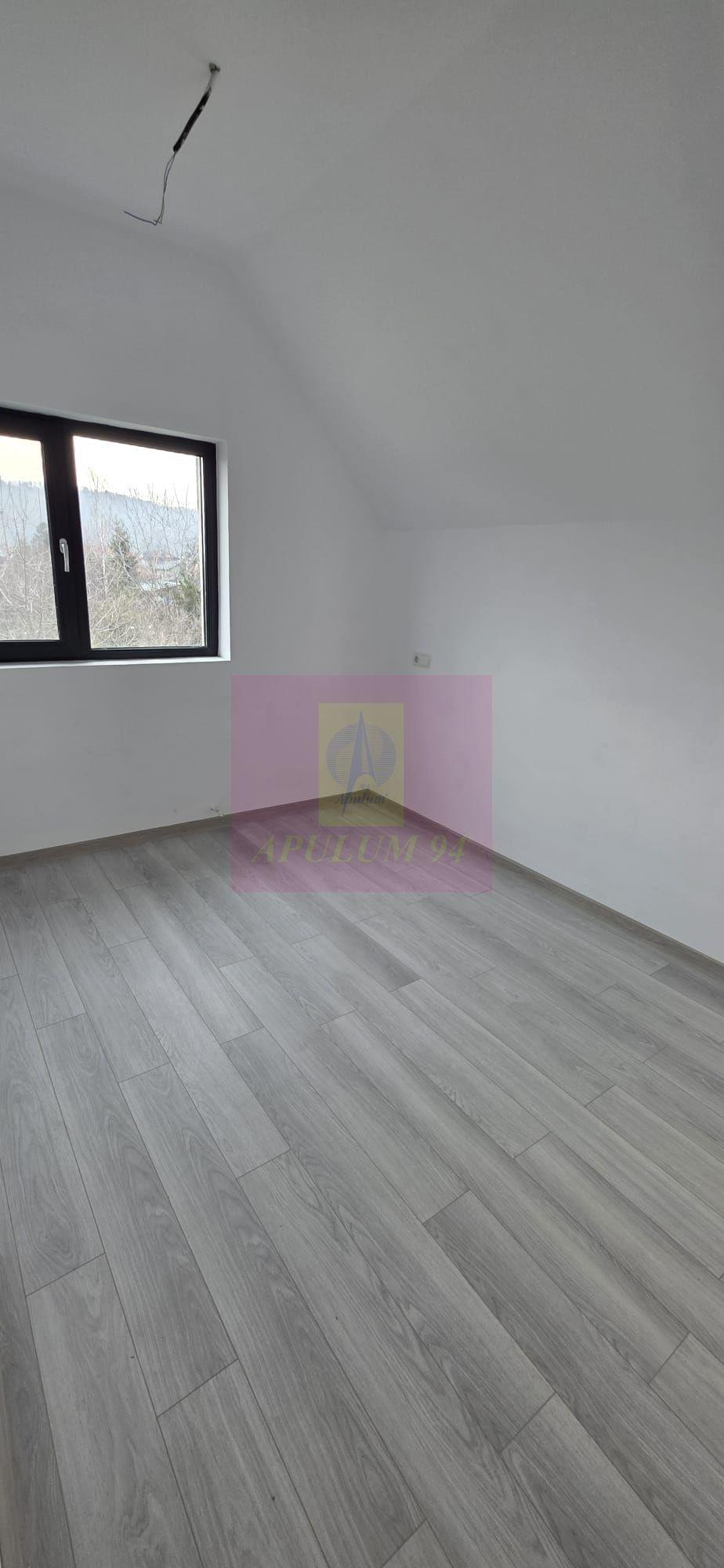 Vila de vanzare cu 4 camere in Brebu - 16