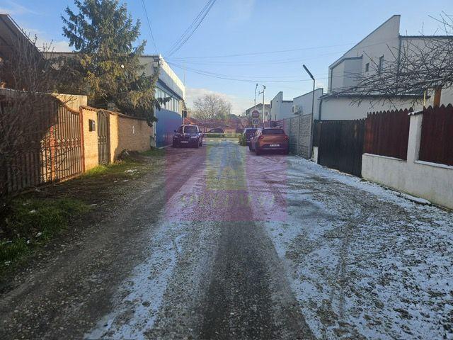 Teren Clinceni cu drum de servitute - zona Primarie. - 1
