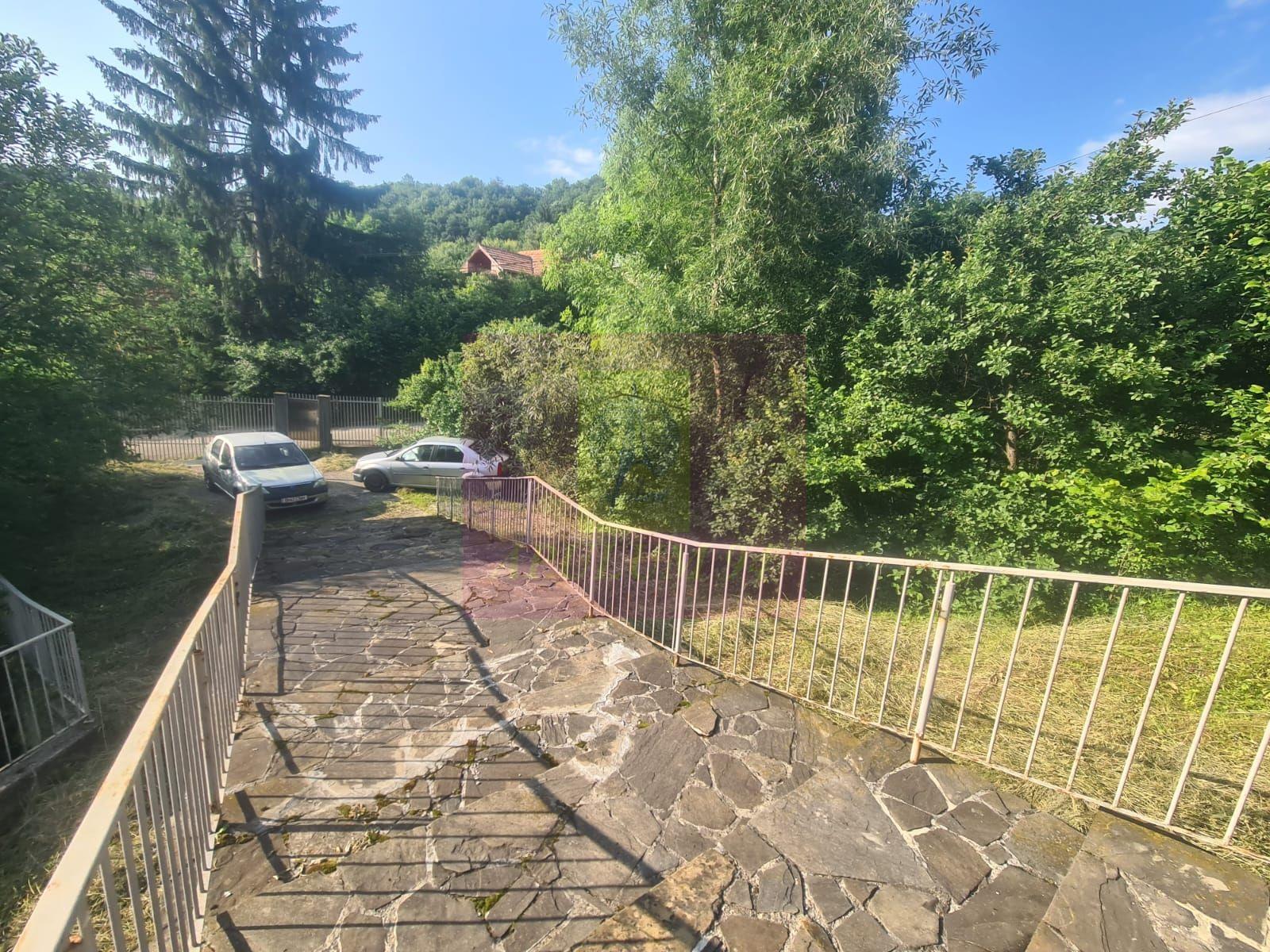 Vila de vanzare cu 6 camere in Cornu (teren 6.600 mp) - 49