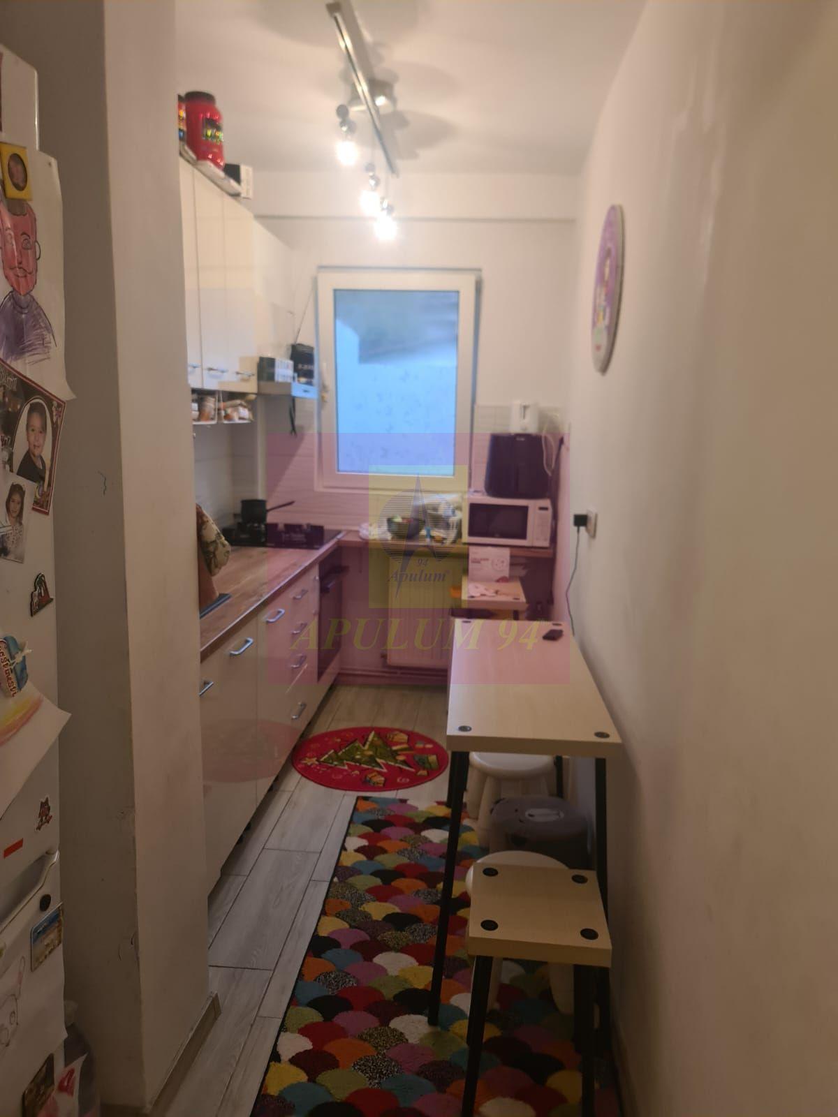 Apartament cu 3 camere de vanzare in Campina - Zona Cuza - 9