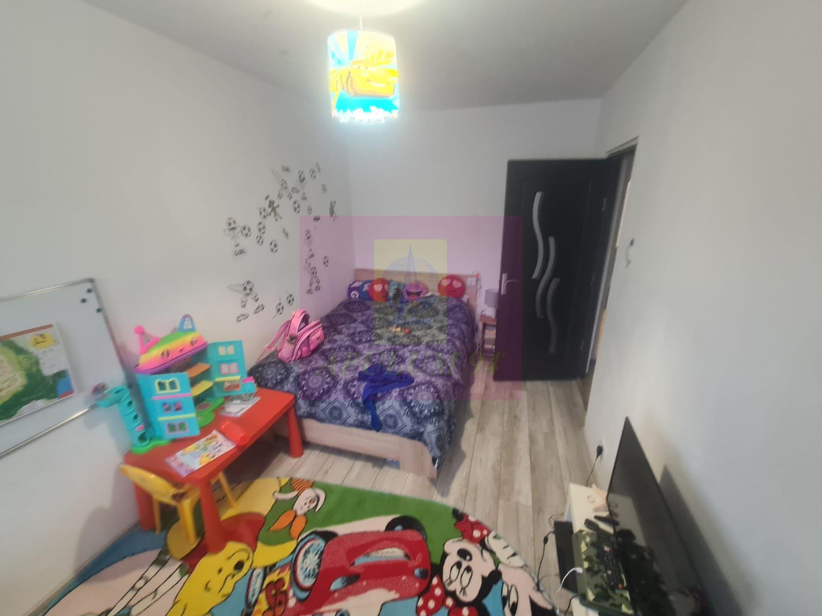 Apartament cu 3 camere de vanzare in Campina - Zona Cuza - 7