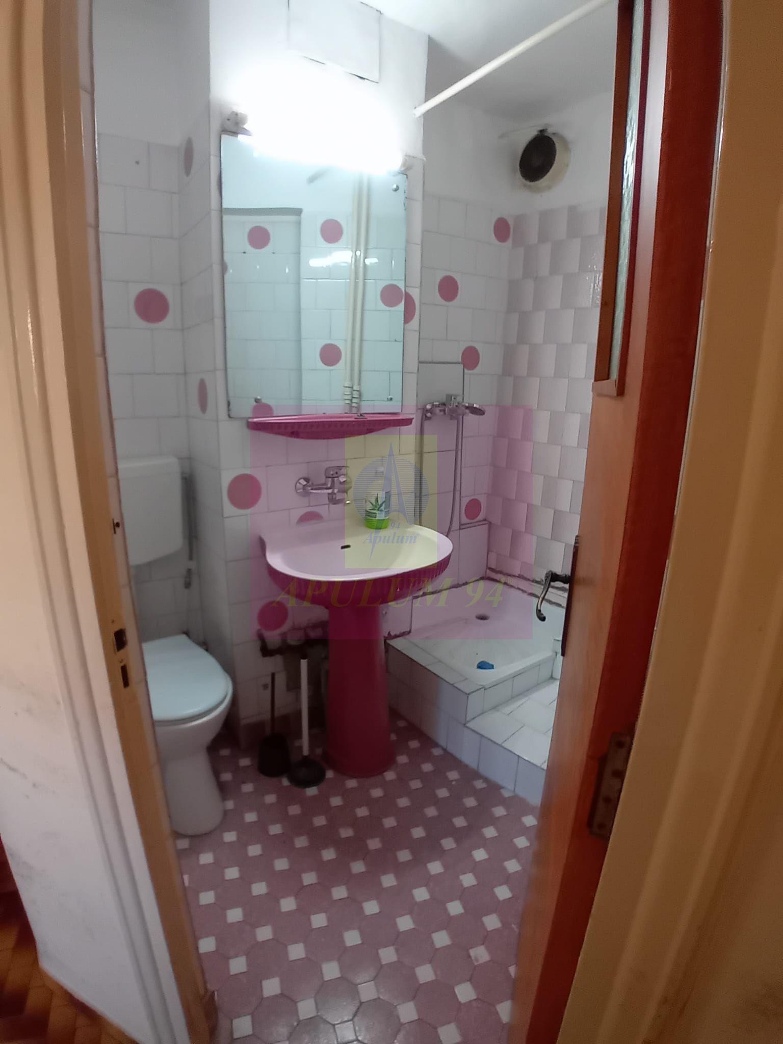 Vanzare apartament de 4 camere la Casa Poporului-stradal - 6