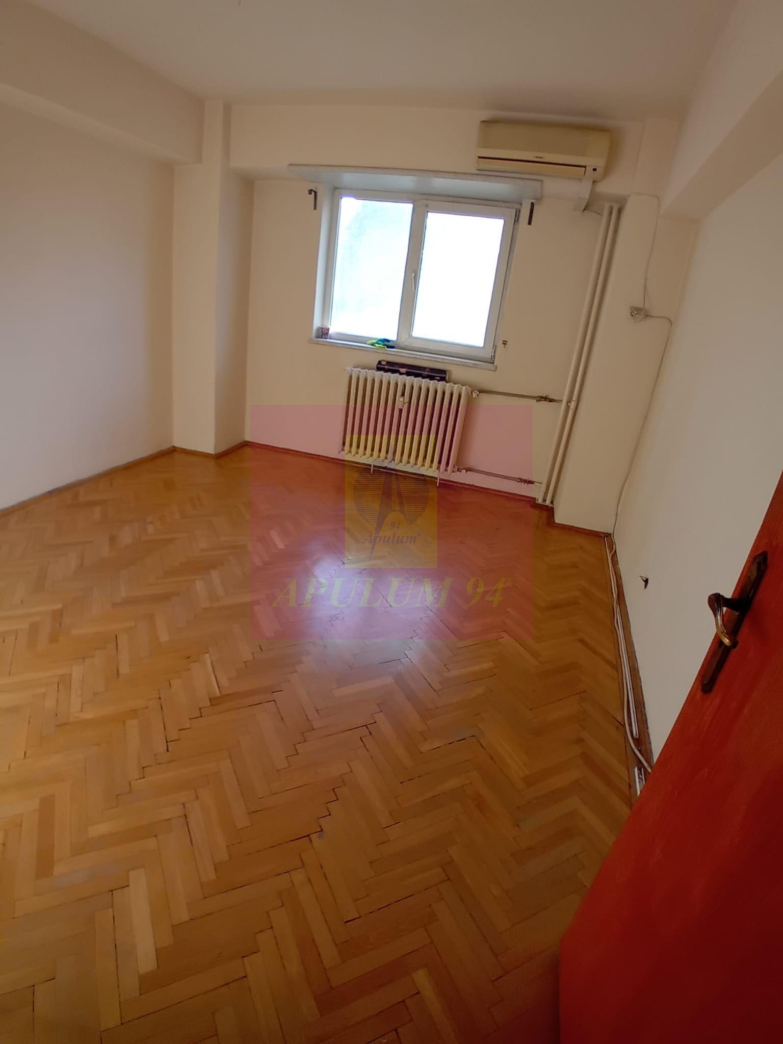 Vanzare apartament de 4 camere la Casa Poporului-stradal - 4