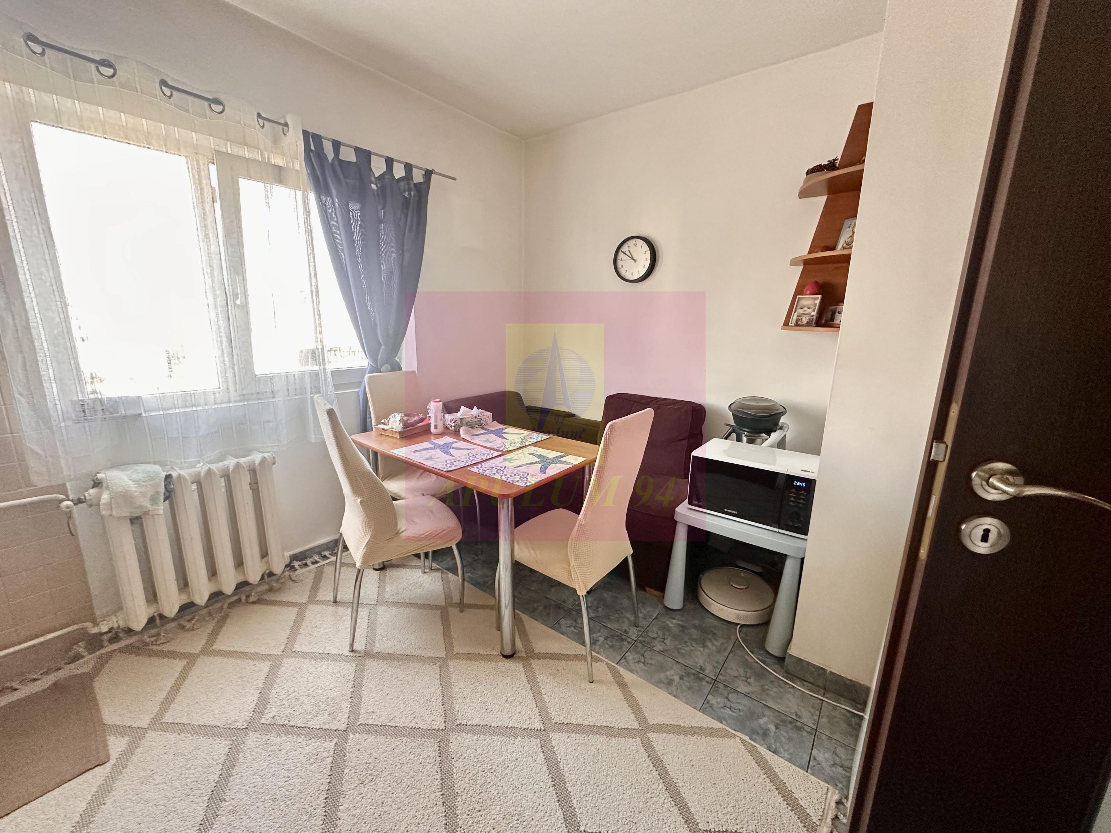 2 camere de vanzare Sebastian - Novaci - 4