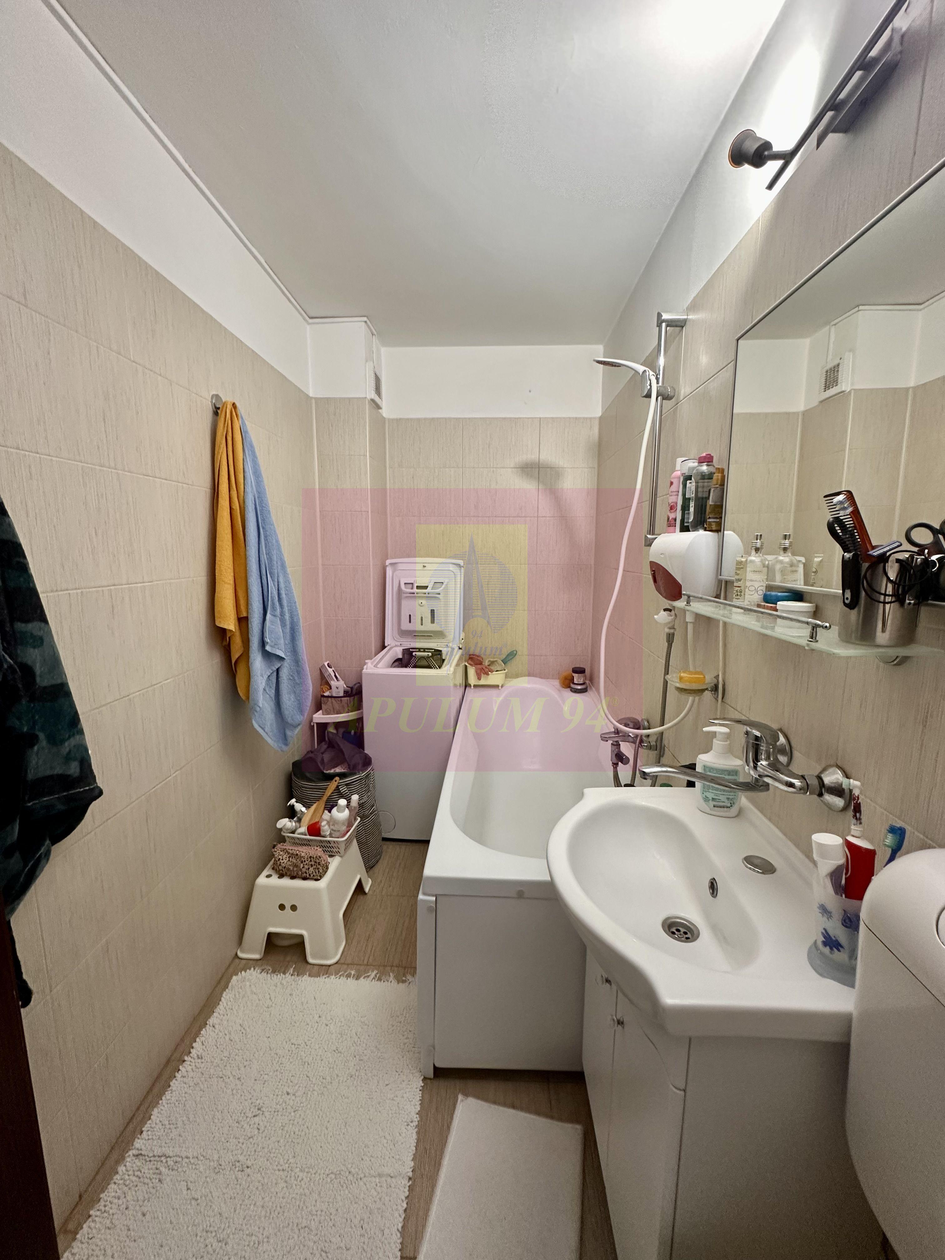 2 camere de vanzare Sebastian - Novaci - 5