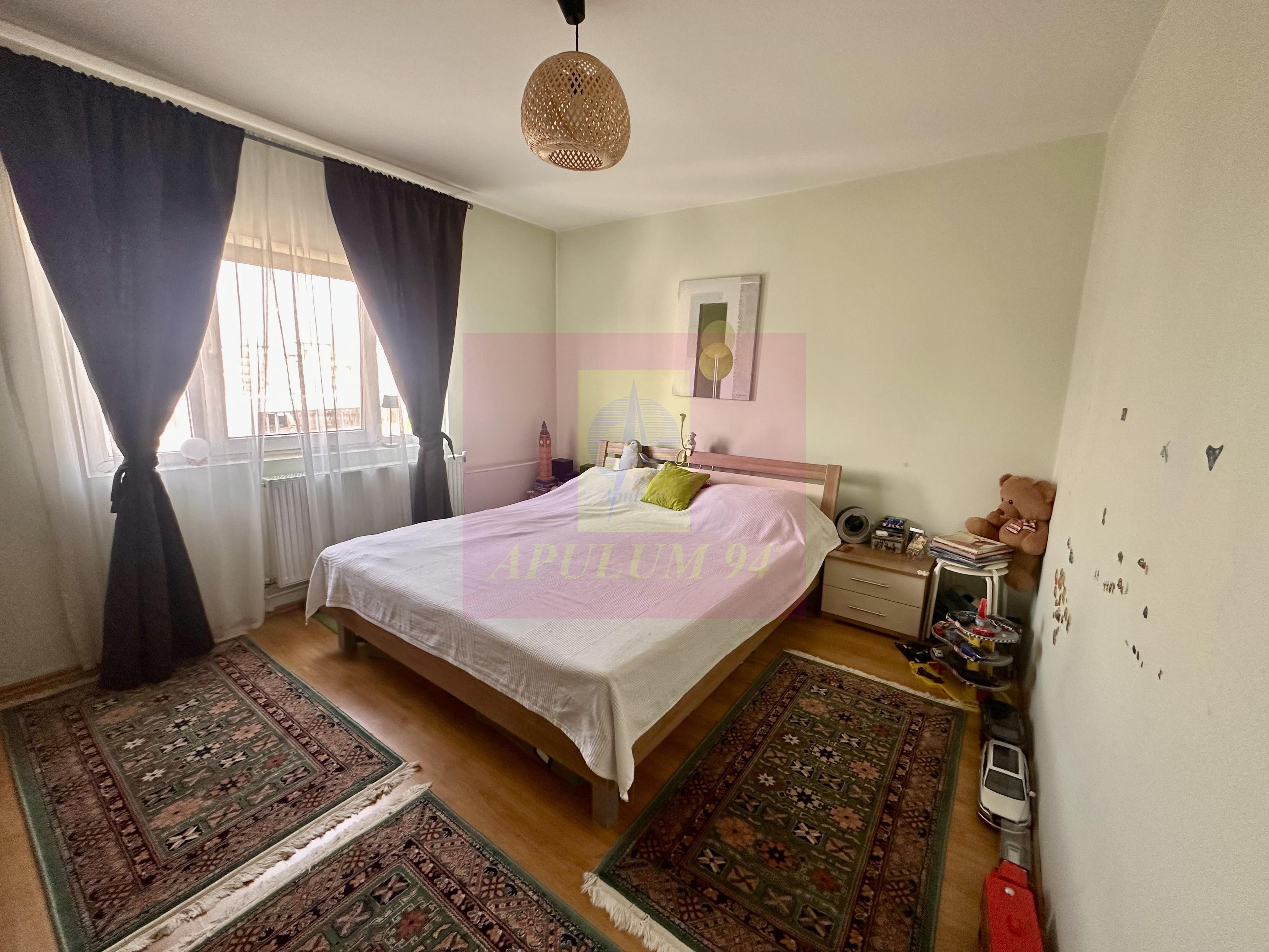 2 camere de vanzare Sebastian - Novaci - 6