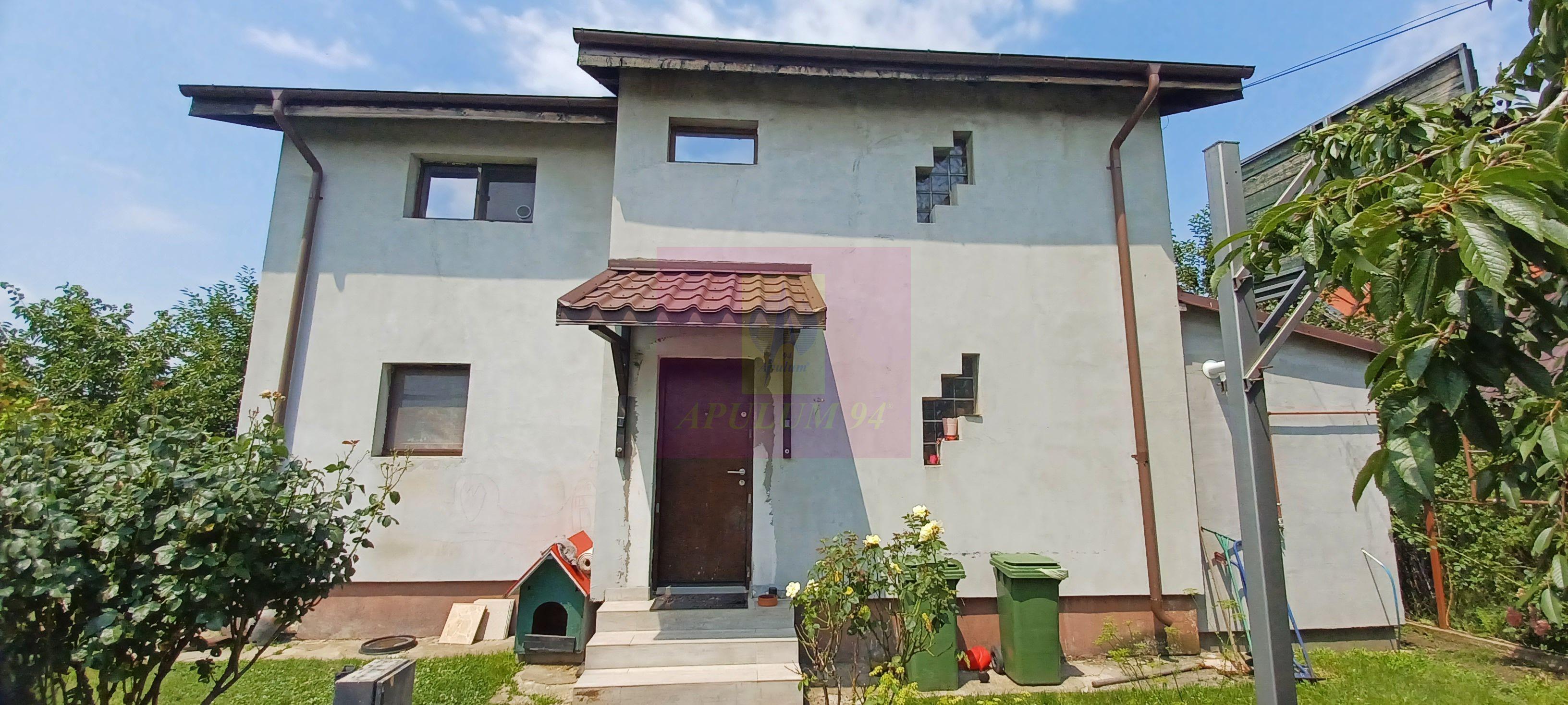 Săbăreni, casă 2011, P+M 4 camere + dependințe, curte 500 mp - 3