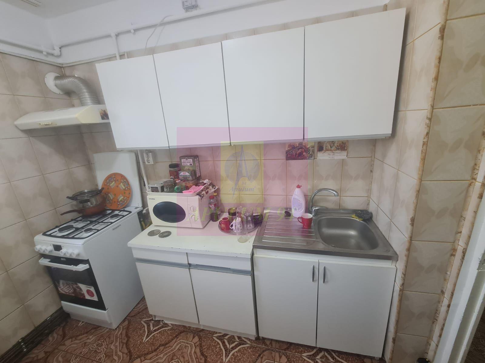 Apartament cu 3 camere de vanzare in Campina - Zona Centrala - 8