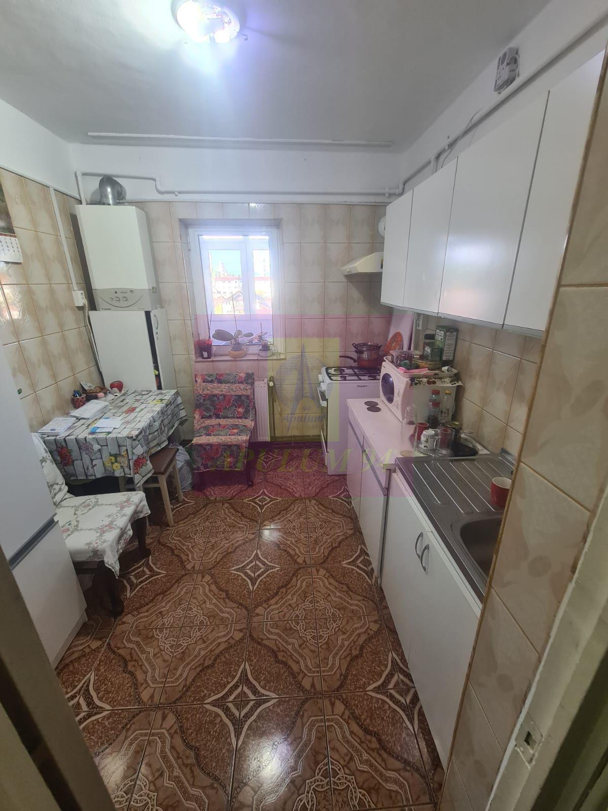Apartament cu 3 camere de vanzare in Campina - Zona Centrala - 7