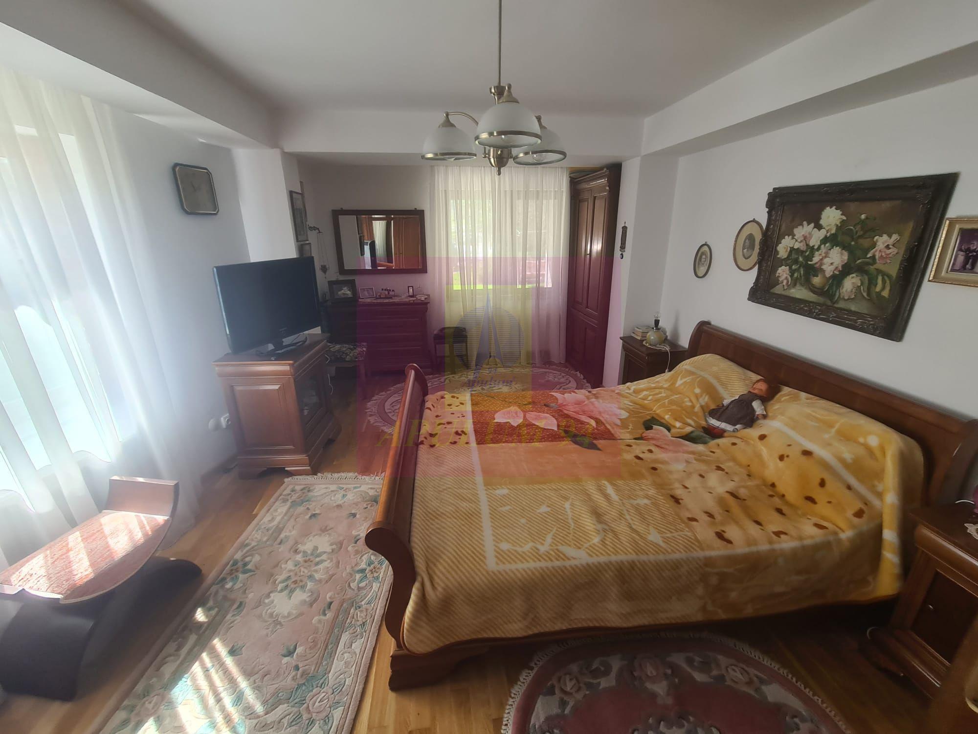 Vila de vanzare in Breaza - Zona Breaza de Sus - 10