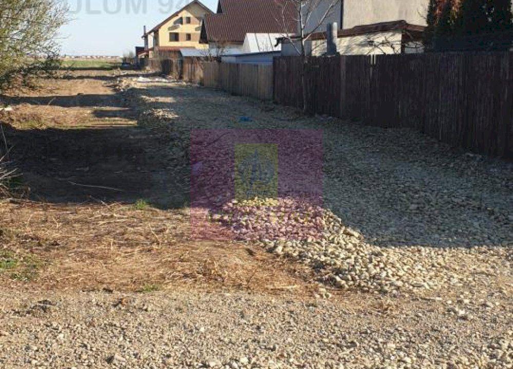 Gulia, lot de casa 528 mp, cu utilități în apropiere - 1