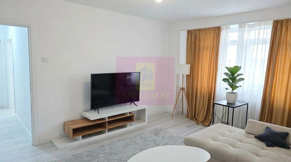 Vanzare apartament 3 camere Bd. Unirii stradal-Centru Civic - 1