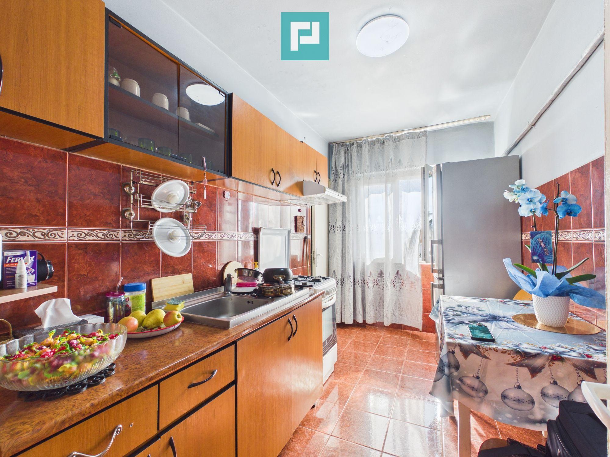 Apartament cu două camere, decomandat Lipova - 11