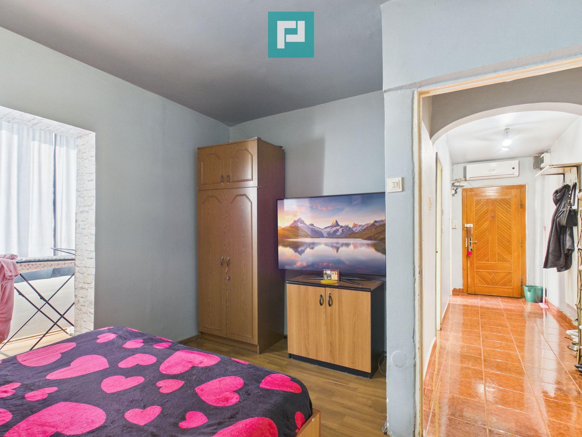 Apartament cu două camere, decomandat Lipova - 3