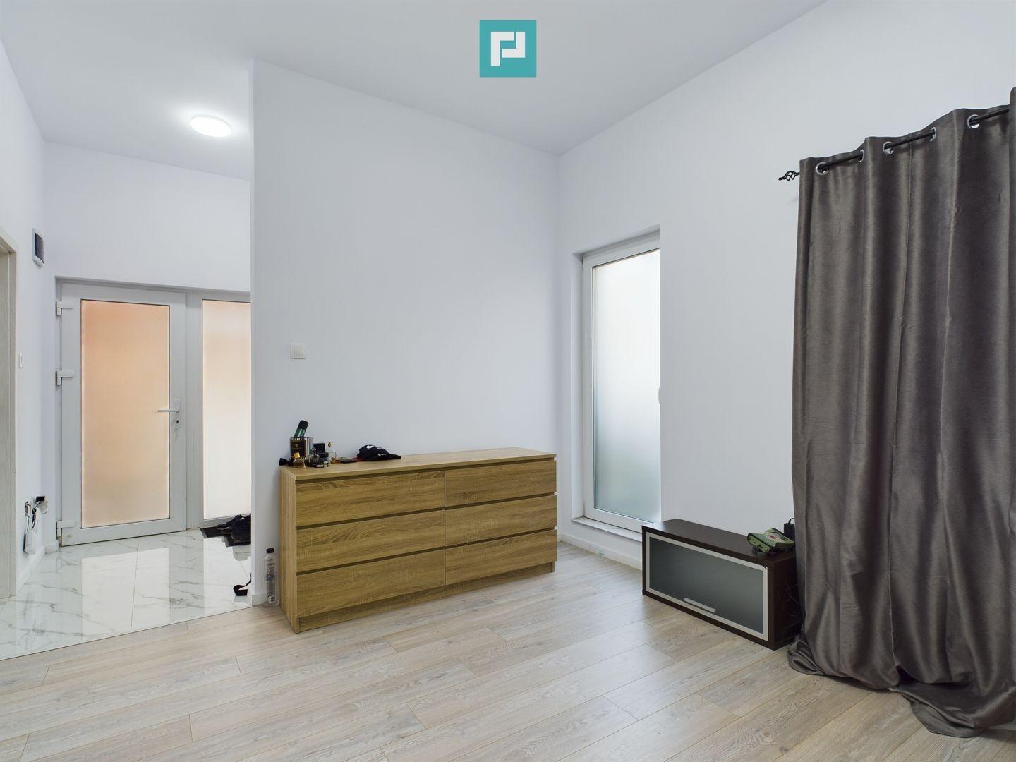 Apartament cu 8 locuri de parcare in Giroc - 1