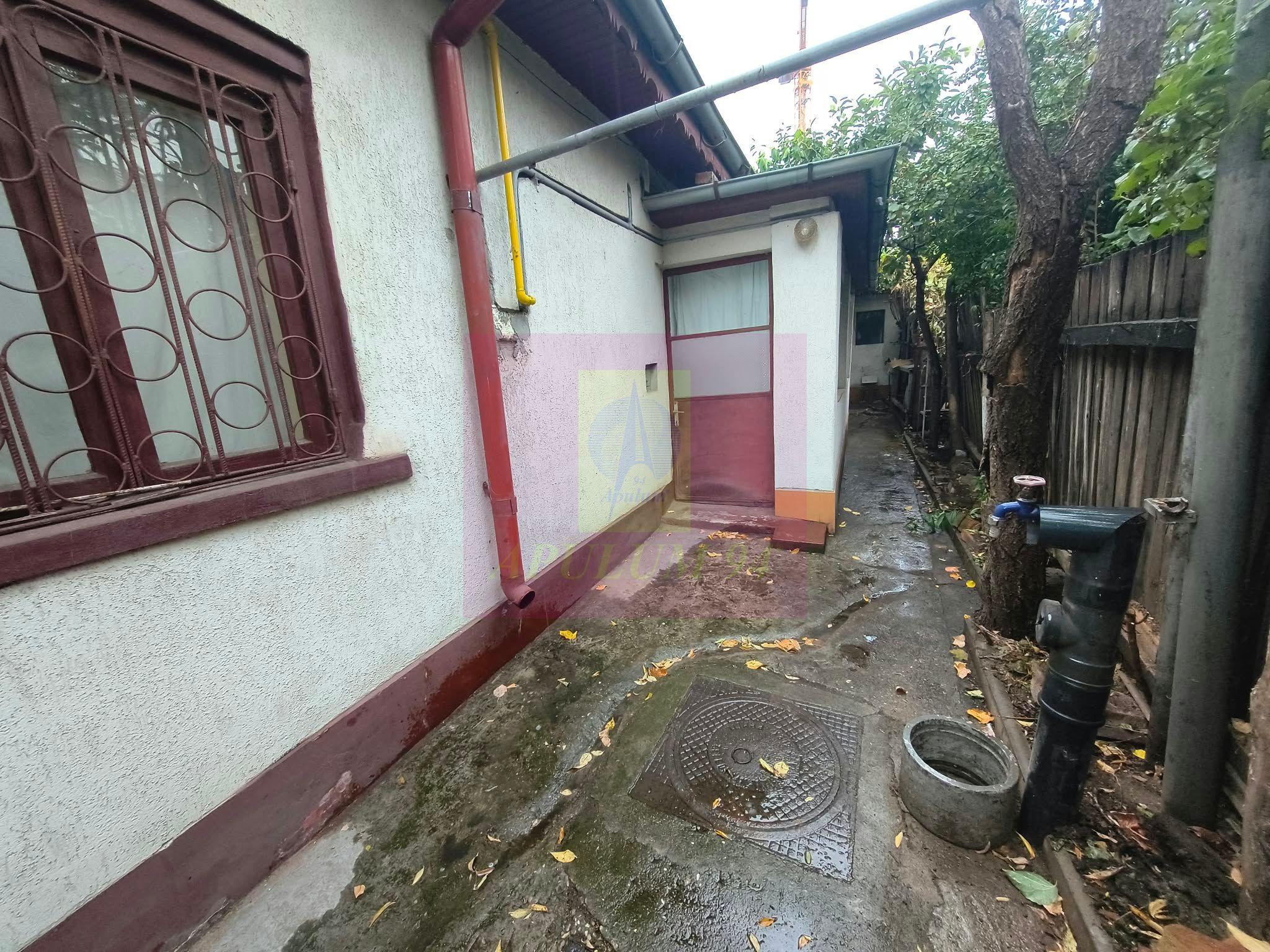 Casă cu teren propriu în Sectorul 3, lângă București Mall - 16