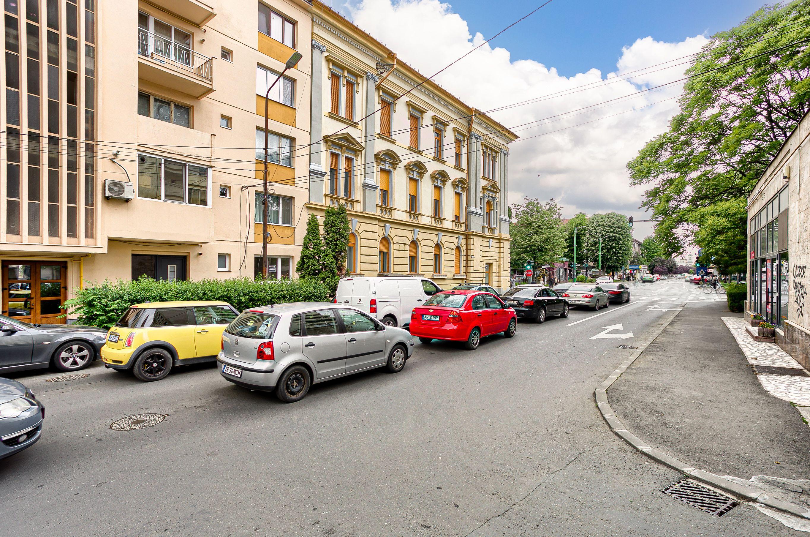 Spațiu ideal pentru birouri sau clinici - 1
