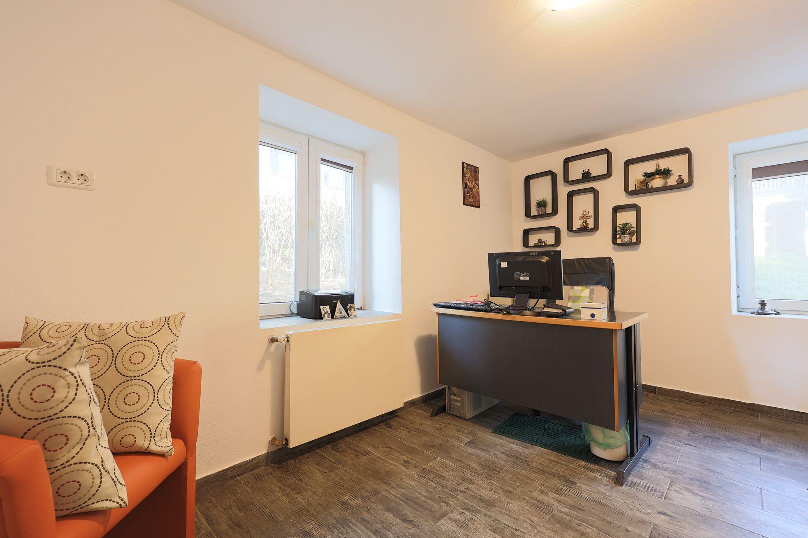 Spațiu ideal pentru birouri sau clinici - 1