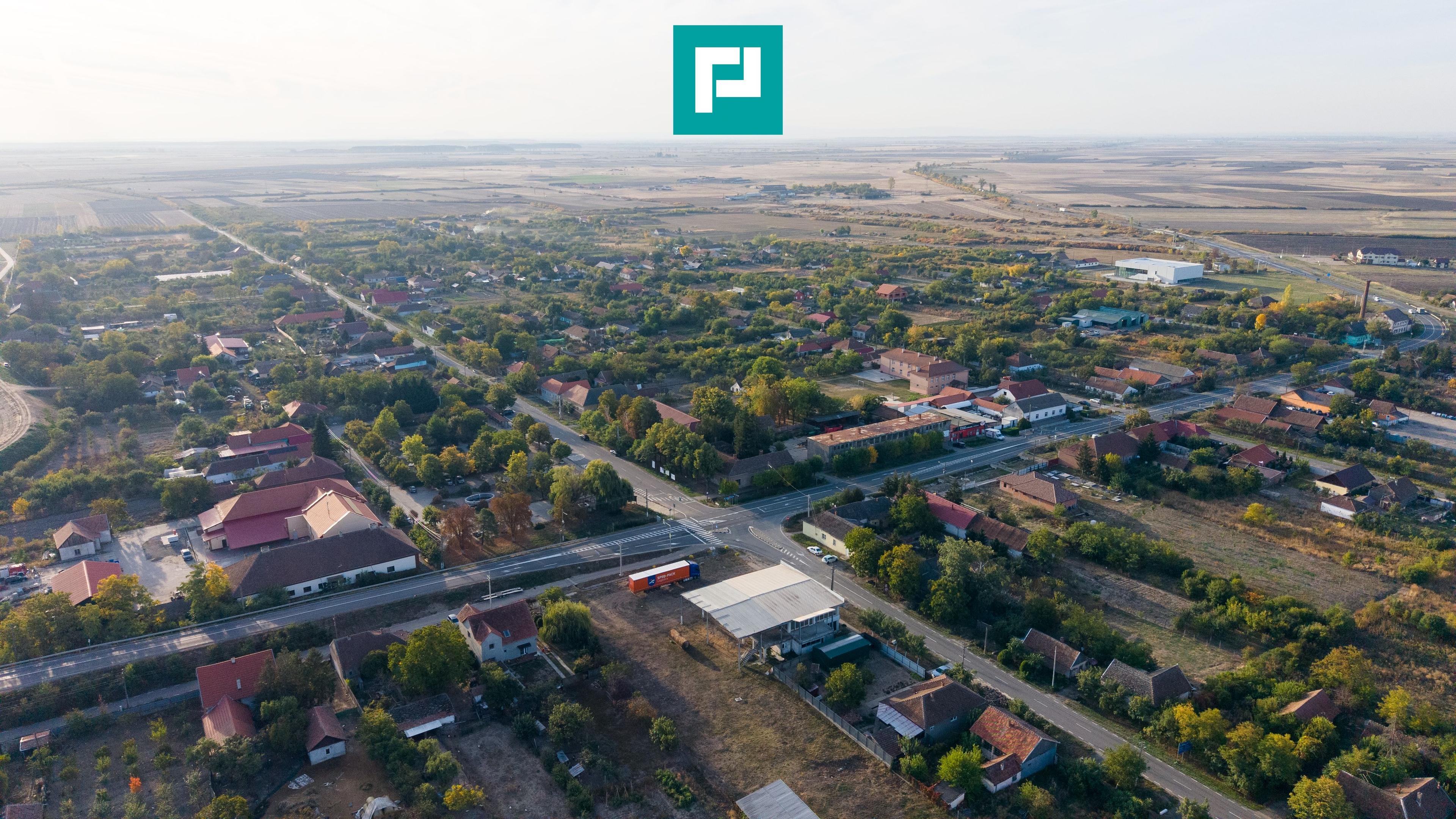 Spatiu comercial cu etaj și teren de 4000mp - 6