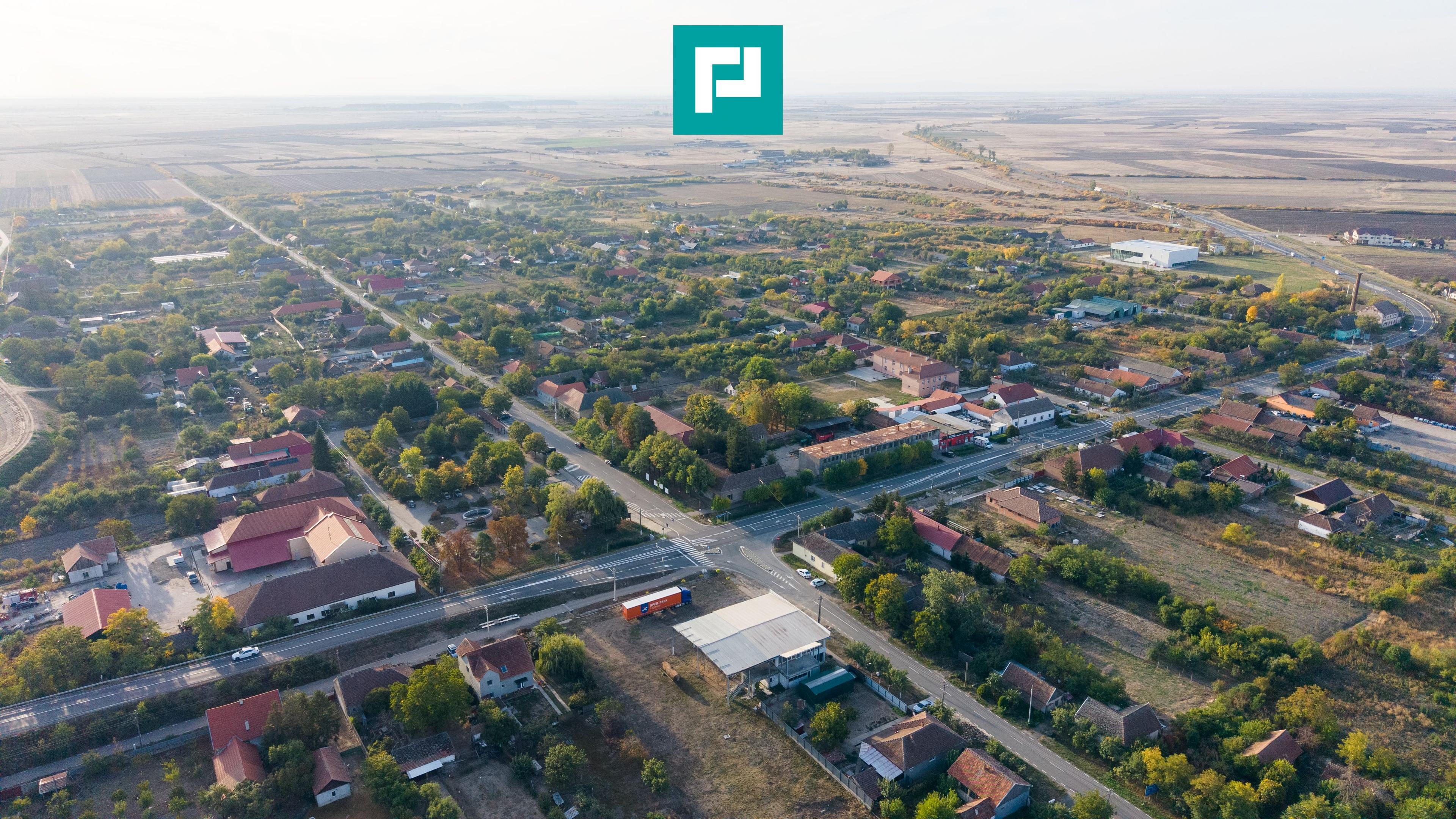 Spatiu comercial cu etaj și teren de 4000mp - 5