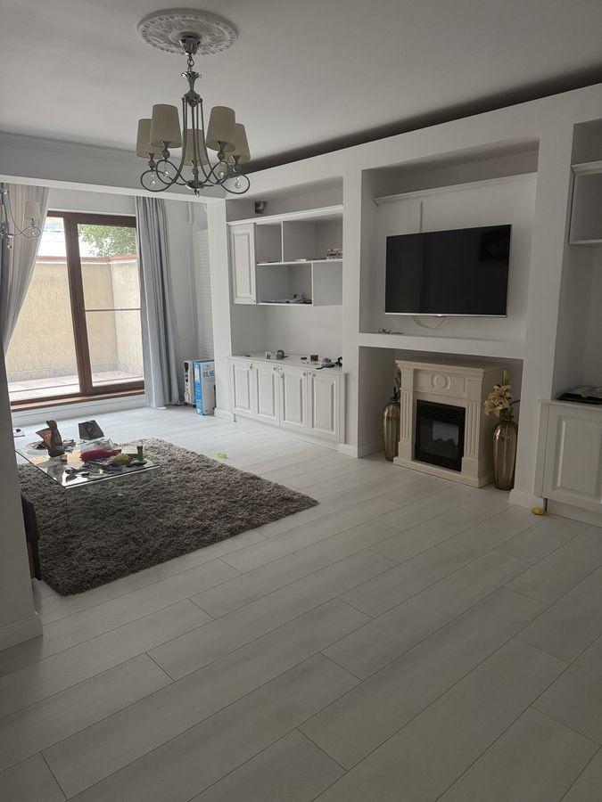 Vand apartament 3 camere in zona Aviatiei (parcare inclusa). - 1
