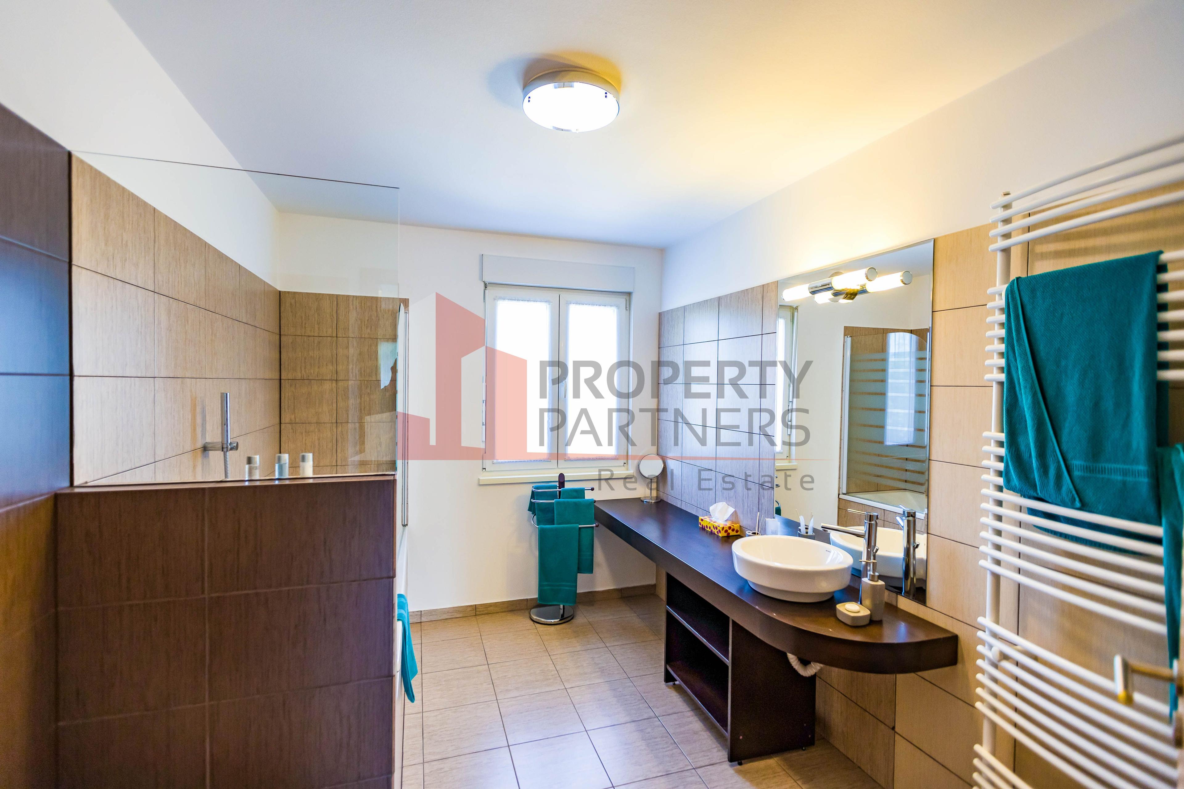 Vilă 340 mp Bran | Teren 5500 mp | 6 dormitoare cu băi proprii - 16