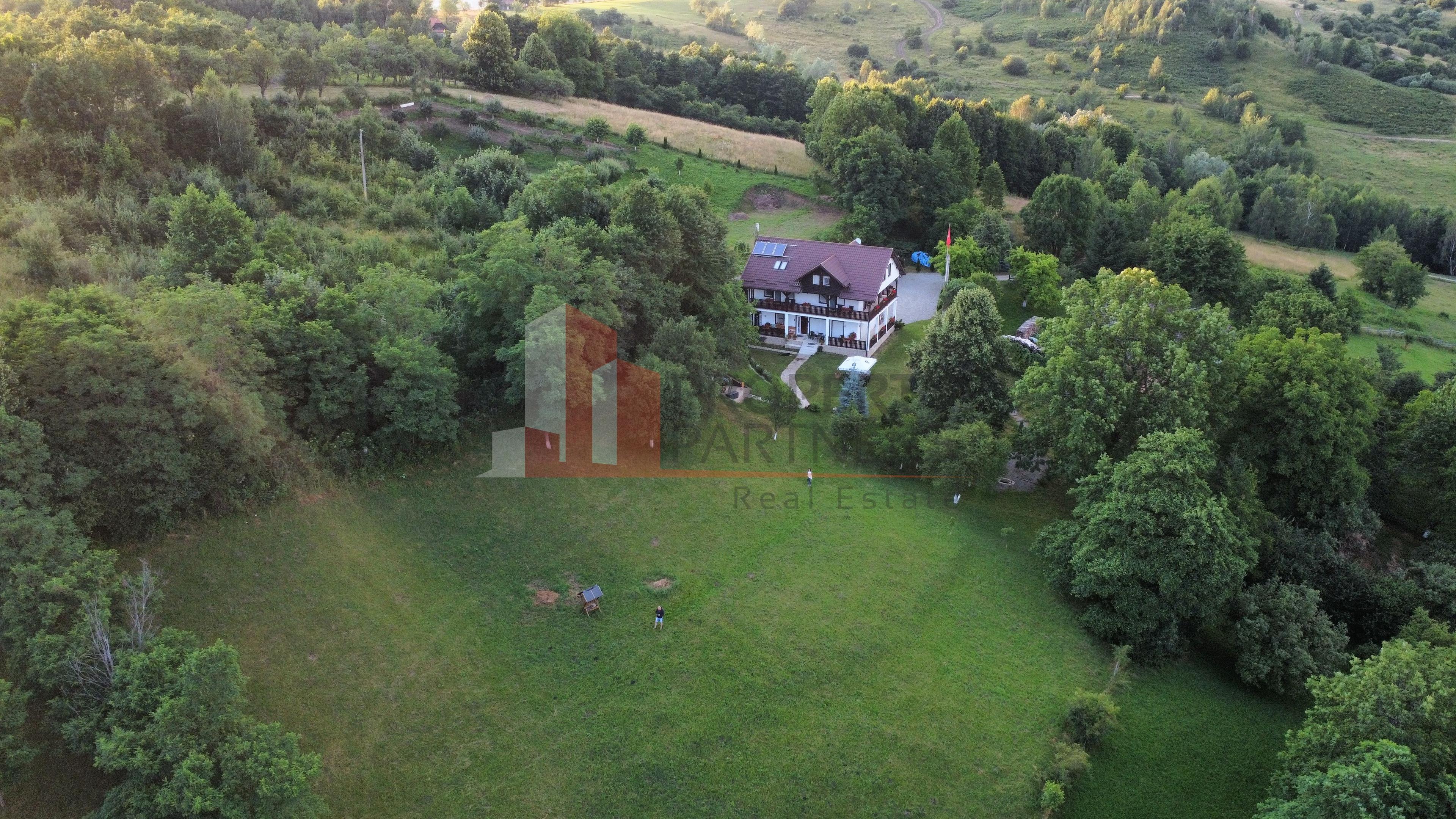 Vilă 340 mp Bran | Teren 5500 mp | 6 dormitoare cu băi proprii - 39
