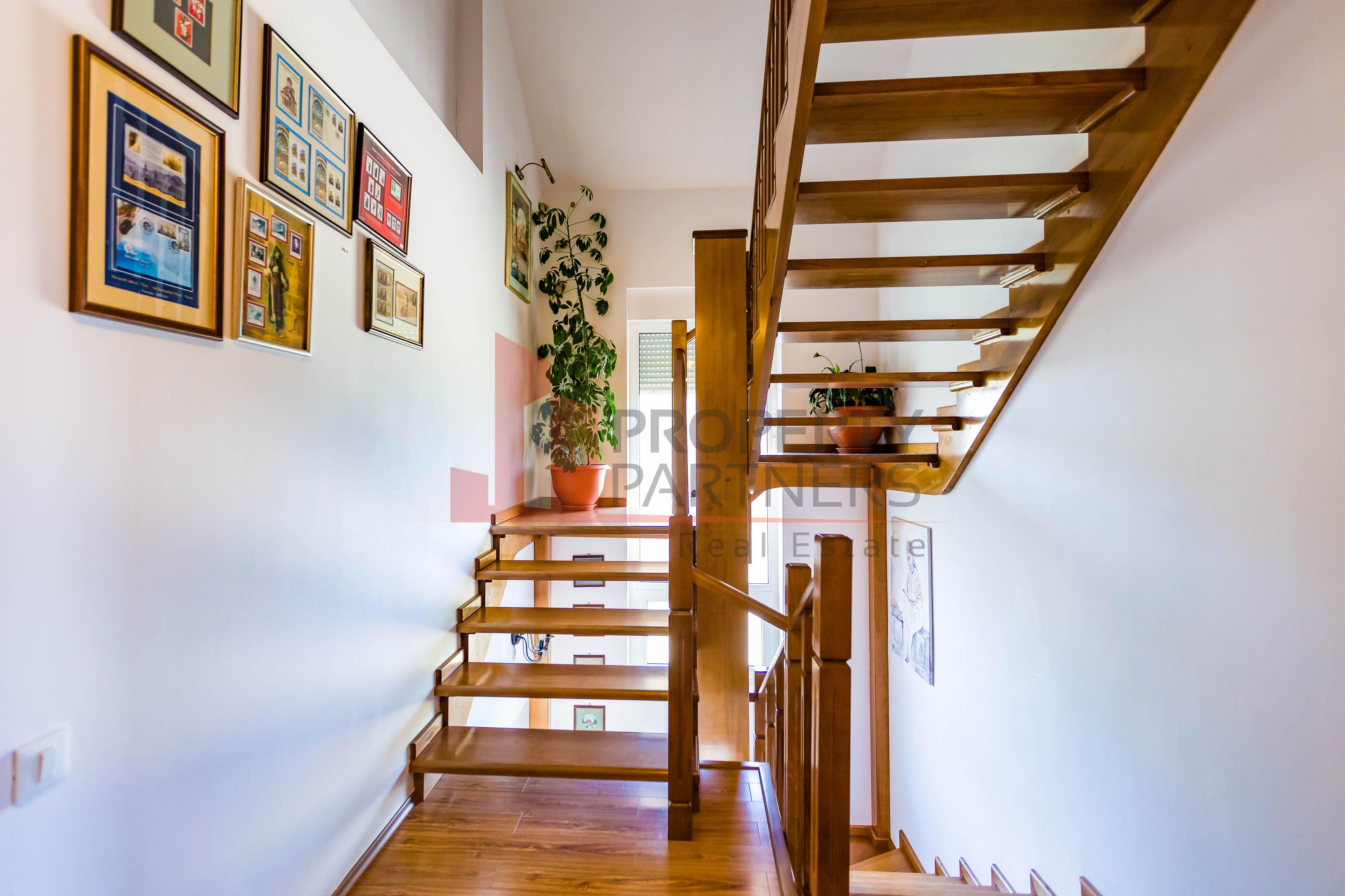 Vilă 340 mp Bran | Teren 5500 mp | 6 dormitoare cu băi proprii - 15