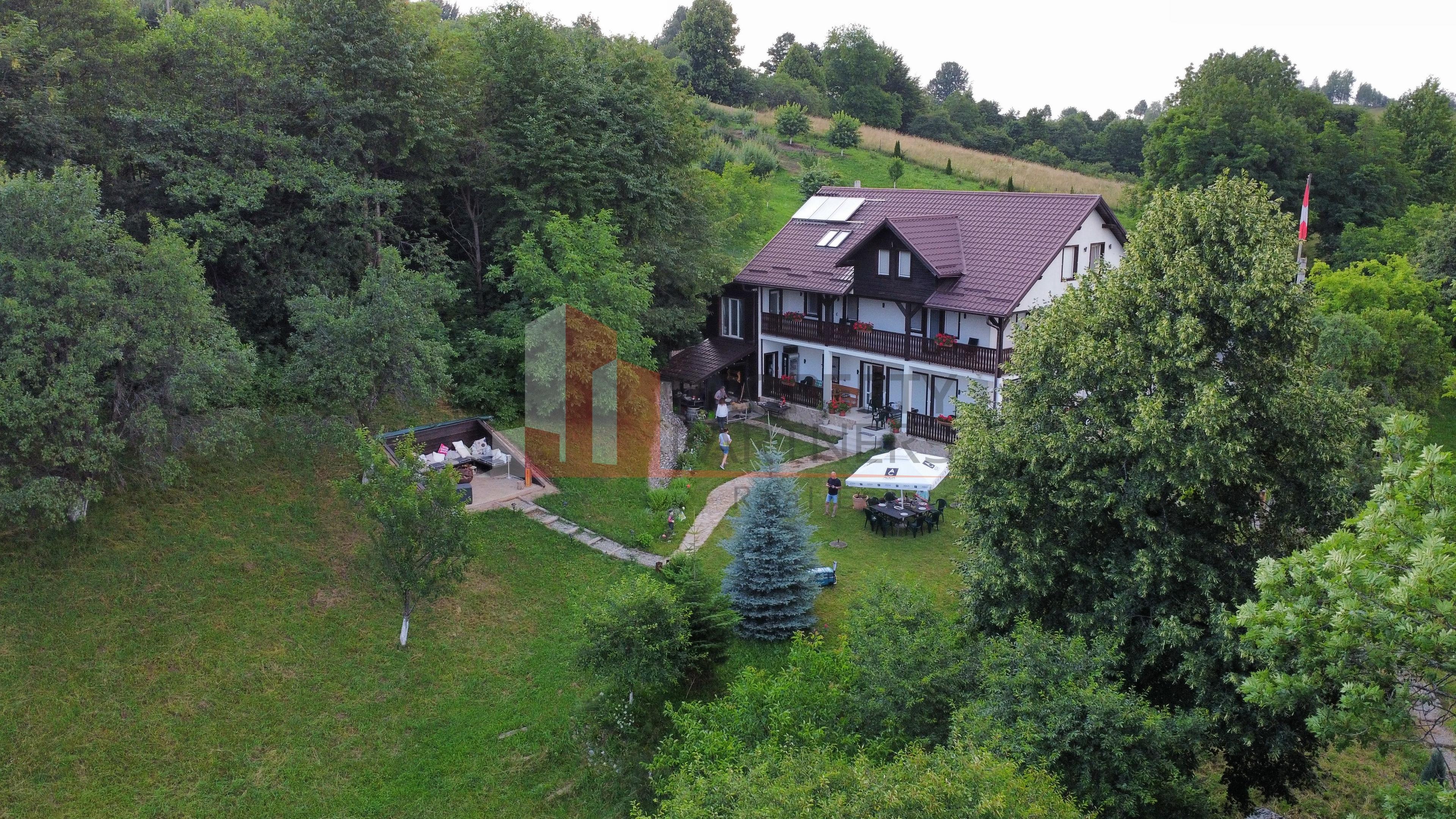 Vilă 340 mp Bran | Teren 5500 mp | 6 dormitoare cu băi proprii - 38