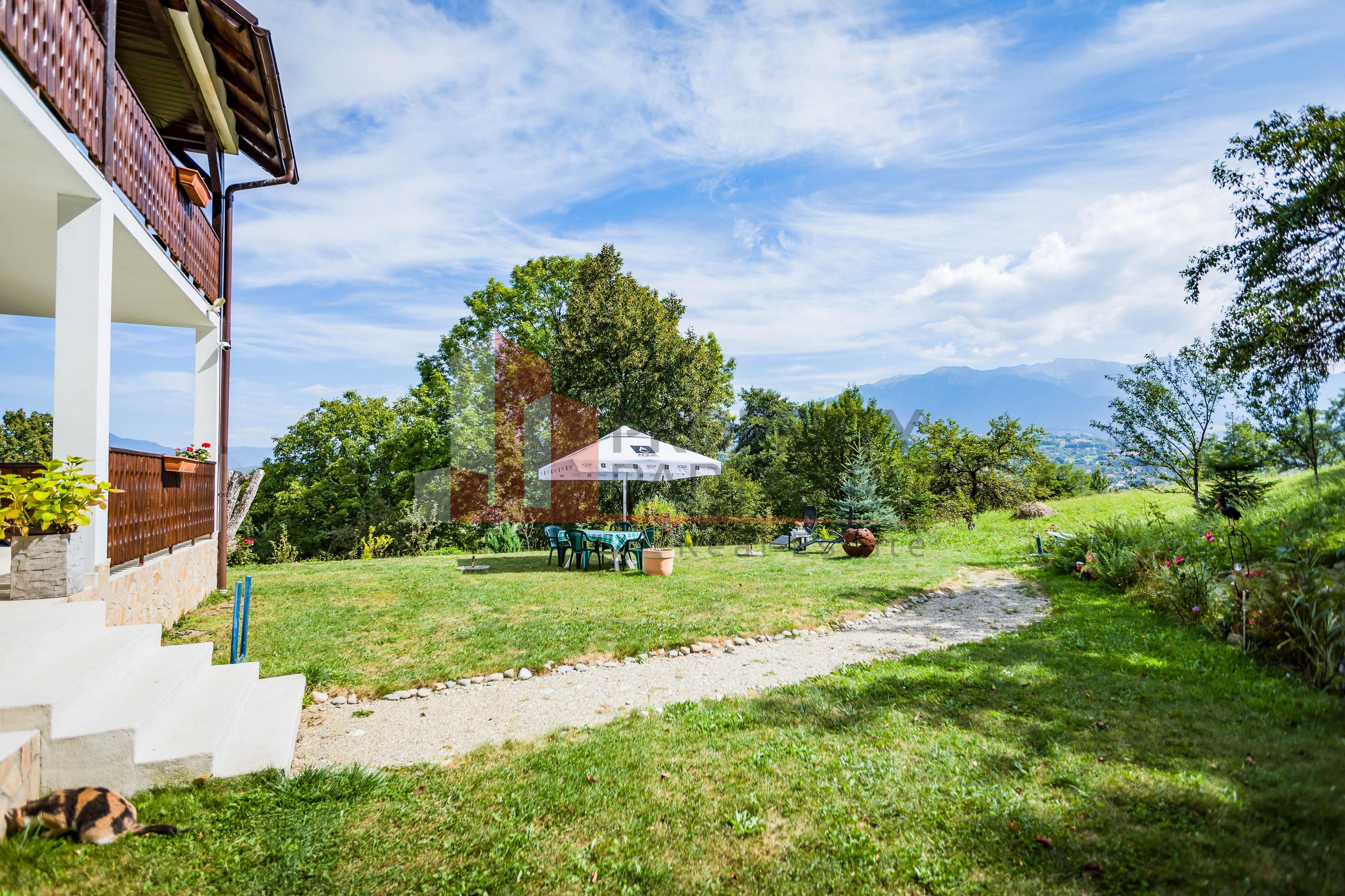 Vilă 340 mp Bran | Teren 5500 mp | 6 dormitoare cu băi proprii - 24