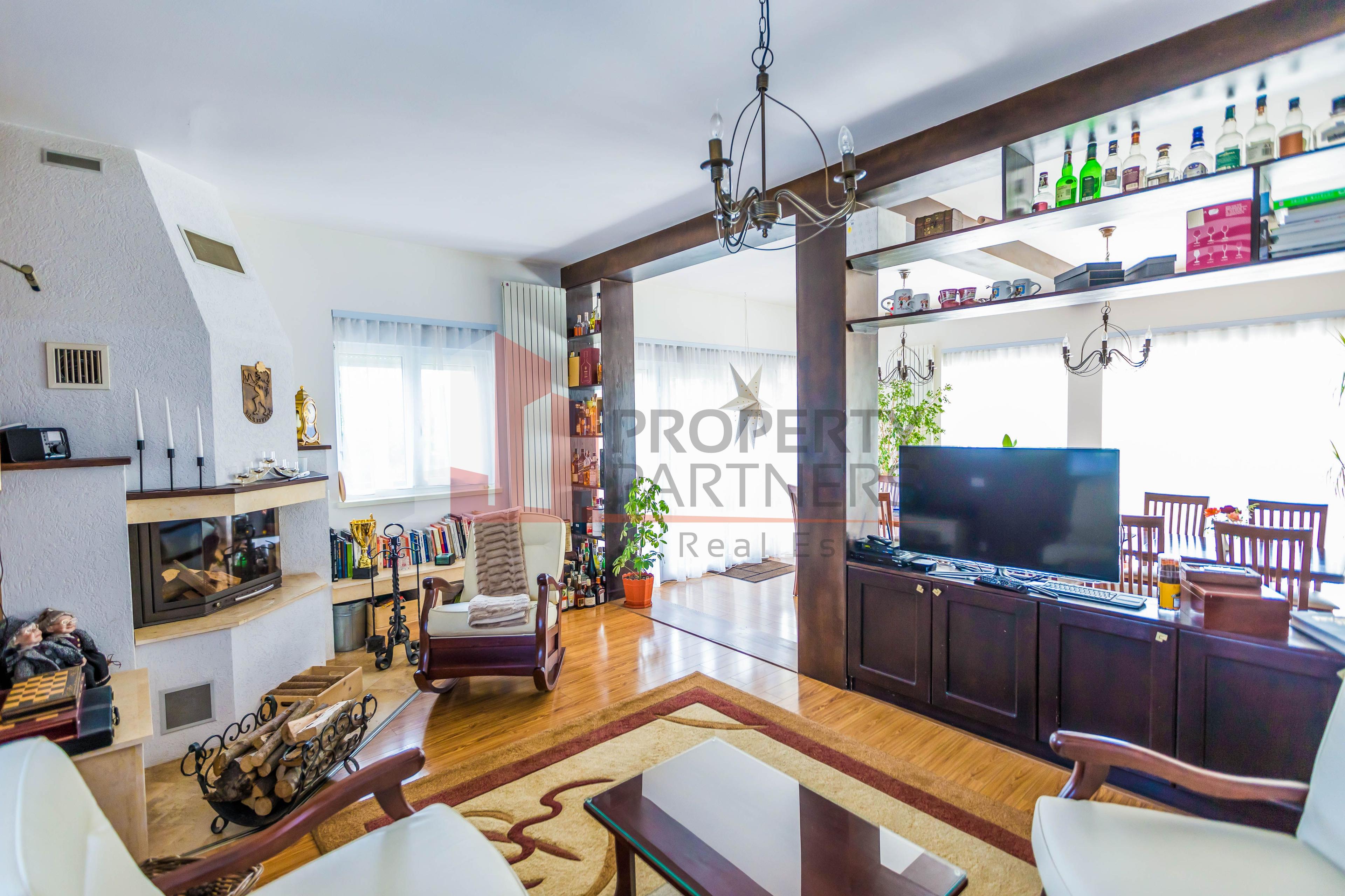 Vilă 340 mp Bran | Teren 5500 mp | 6 dormitoare cu băi proprii - 12