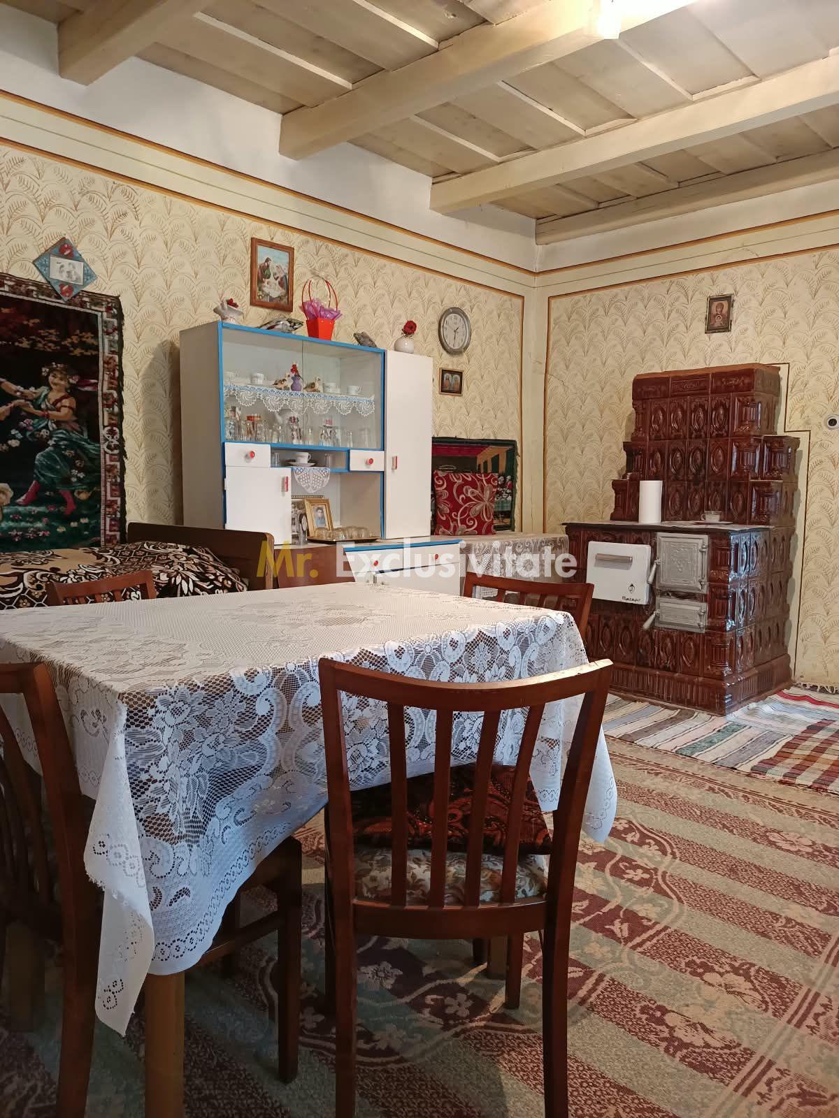 Casă tradițională cu teren de 4.400 mp în Vașad - 12