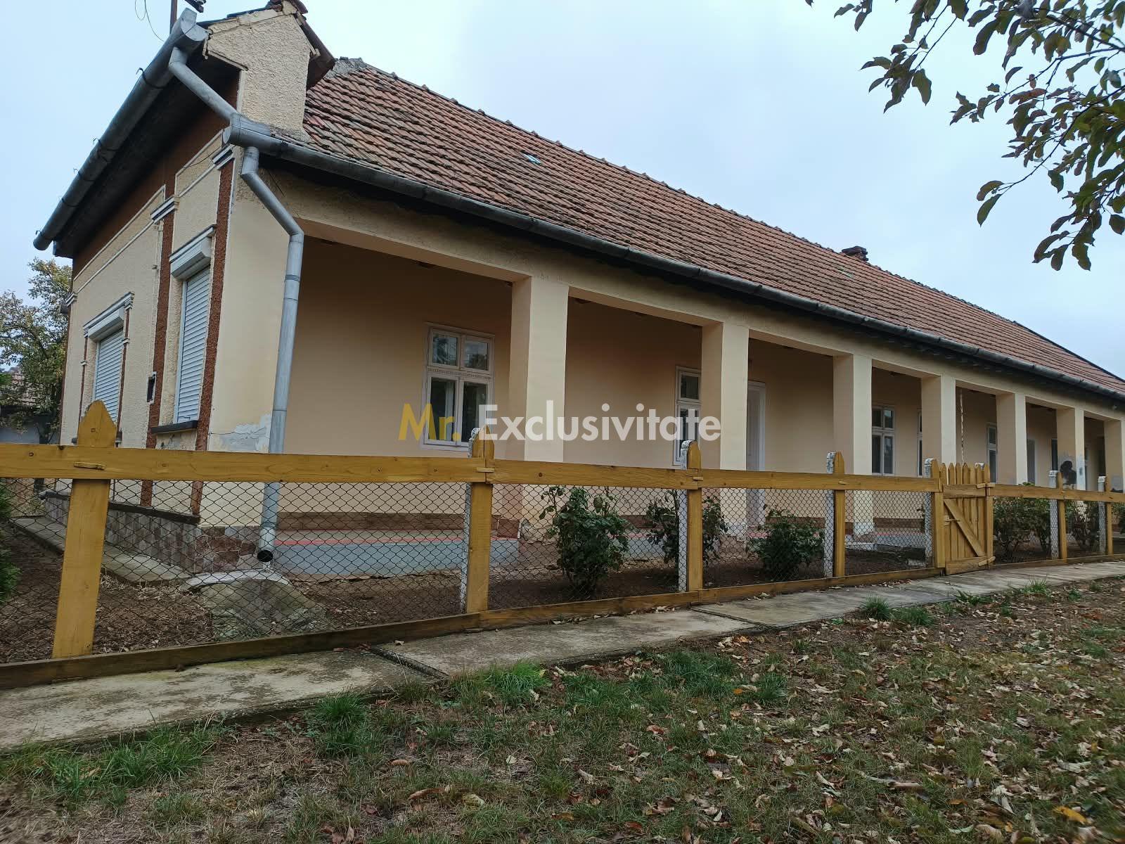 Casă tradițională cu teren de 4.400 mp în Vașad - 1