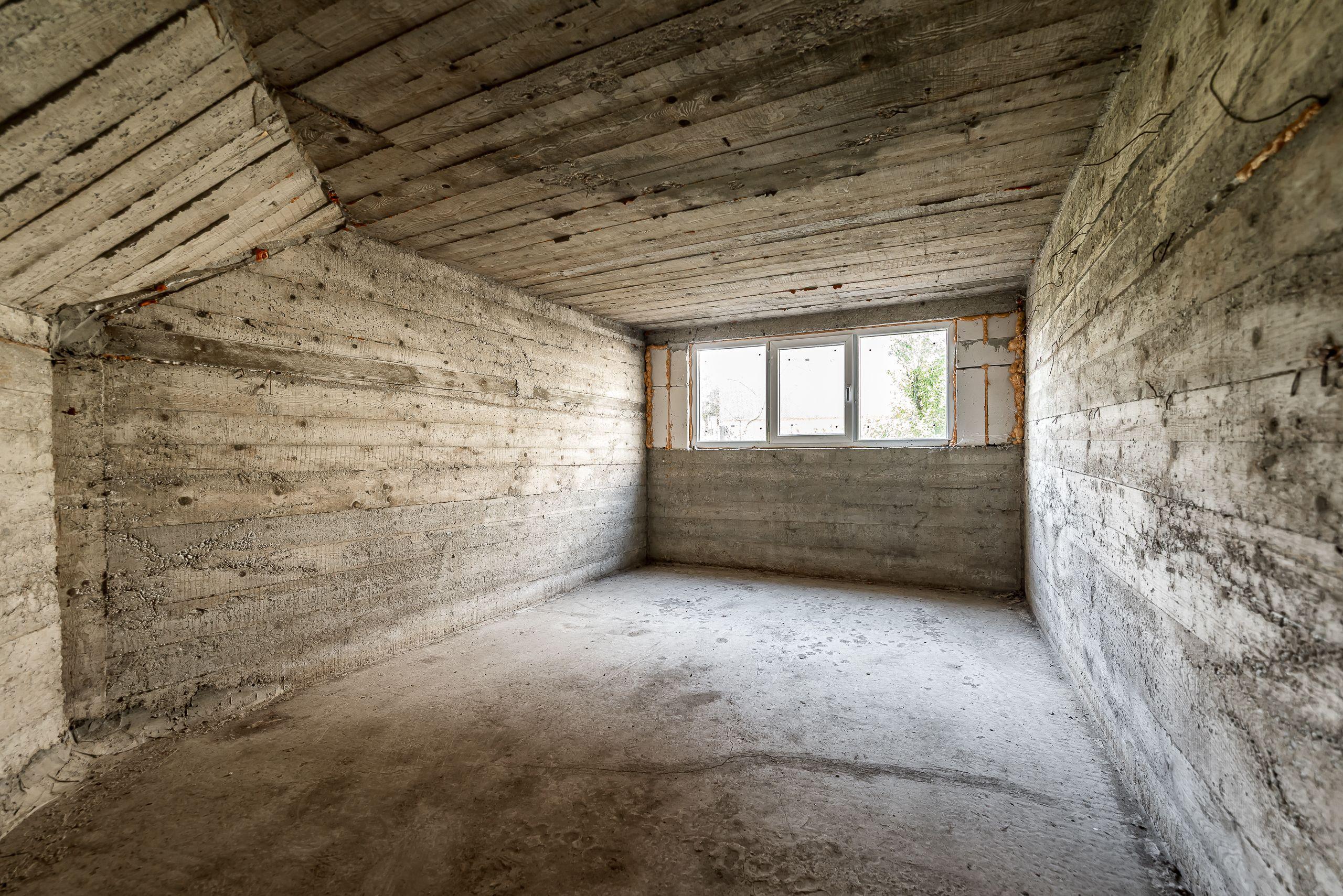 Casa la rosu in Zimandcuz Comision 0 - 10